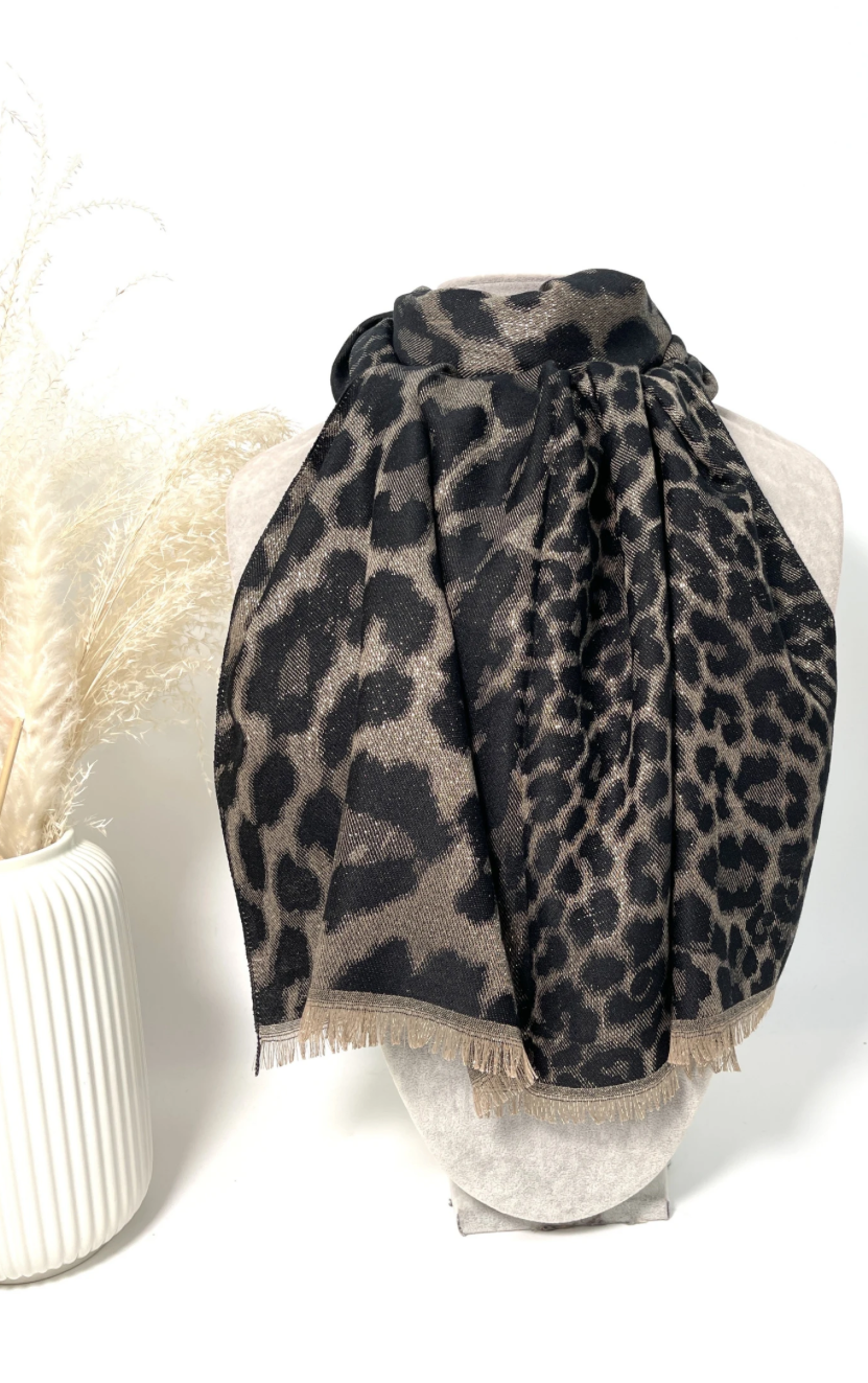 FOULARD EN VISCOSE IMPRIMÉ LÉOPARD