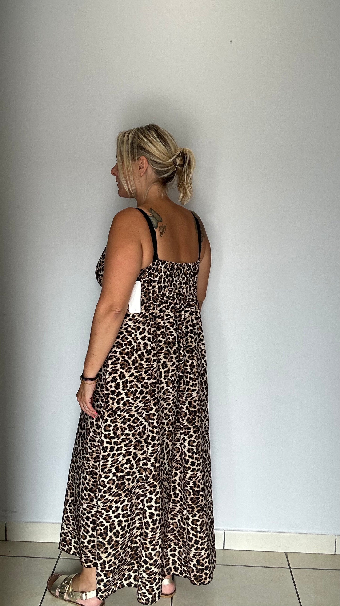 Robe longue léopard pleine de caractère
