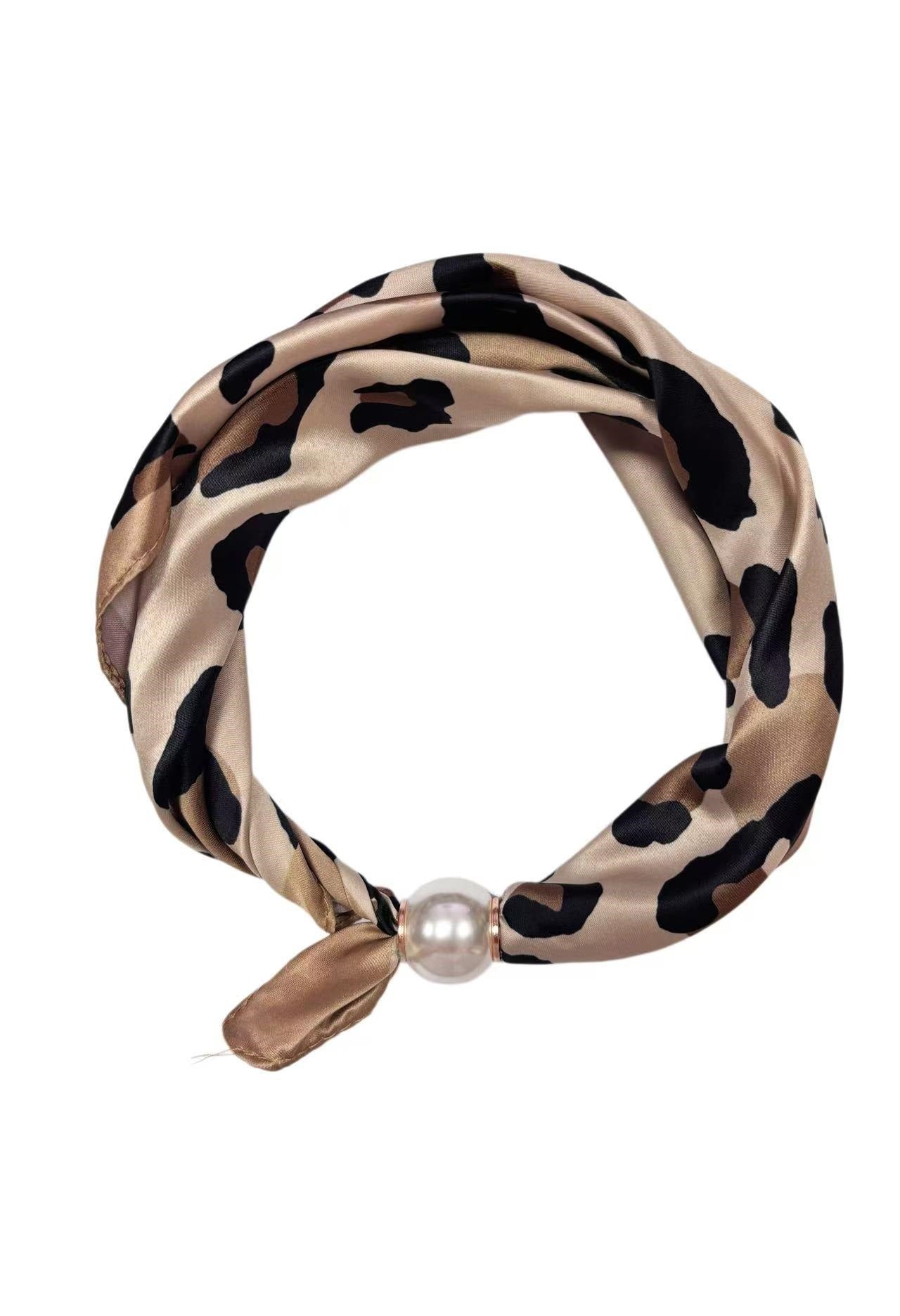 Foulard avec attache magnétique ✨
