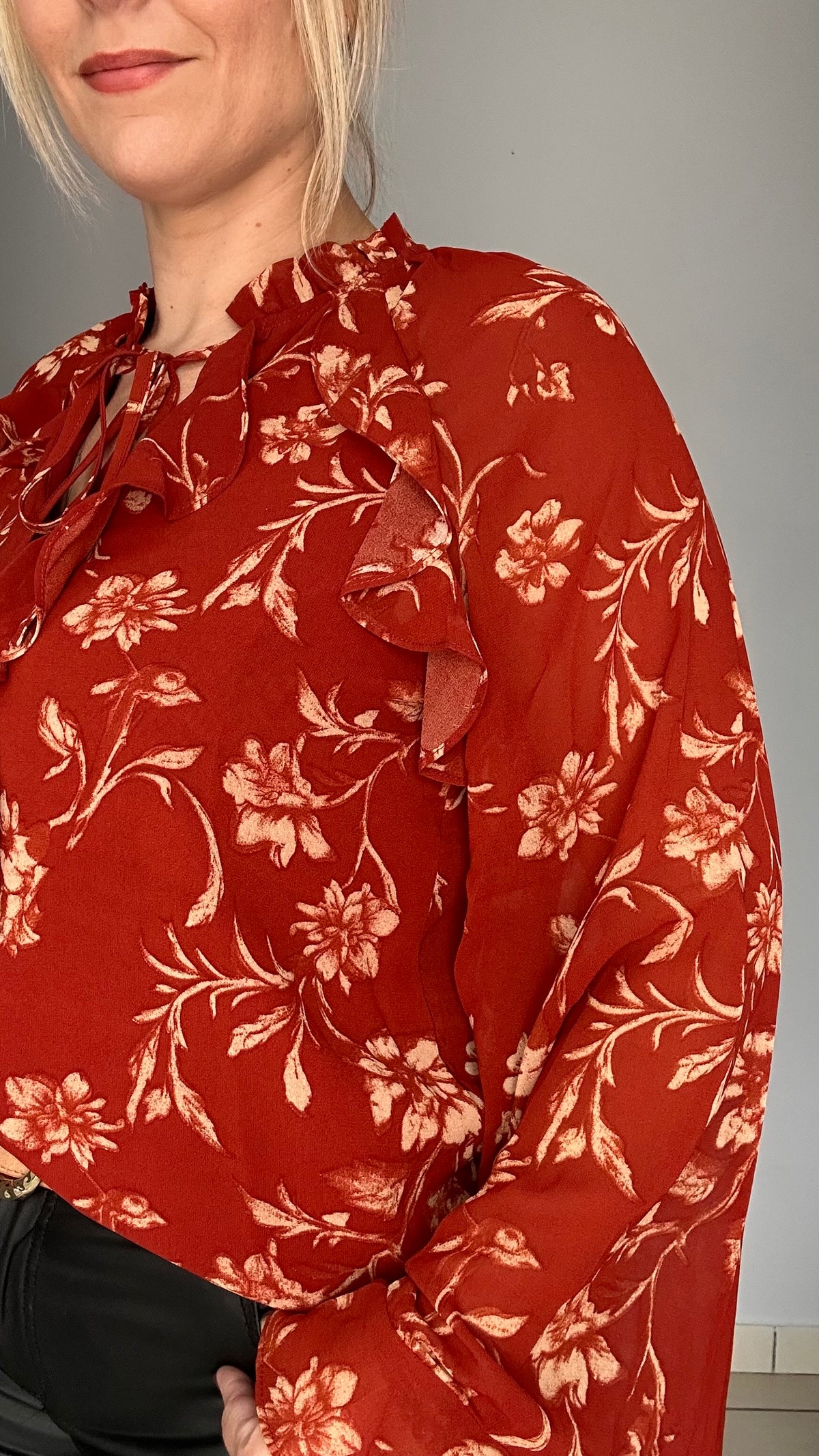 Nouvelle blouse rouge ❤️