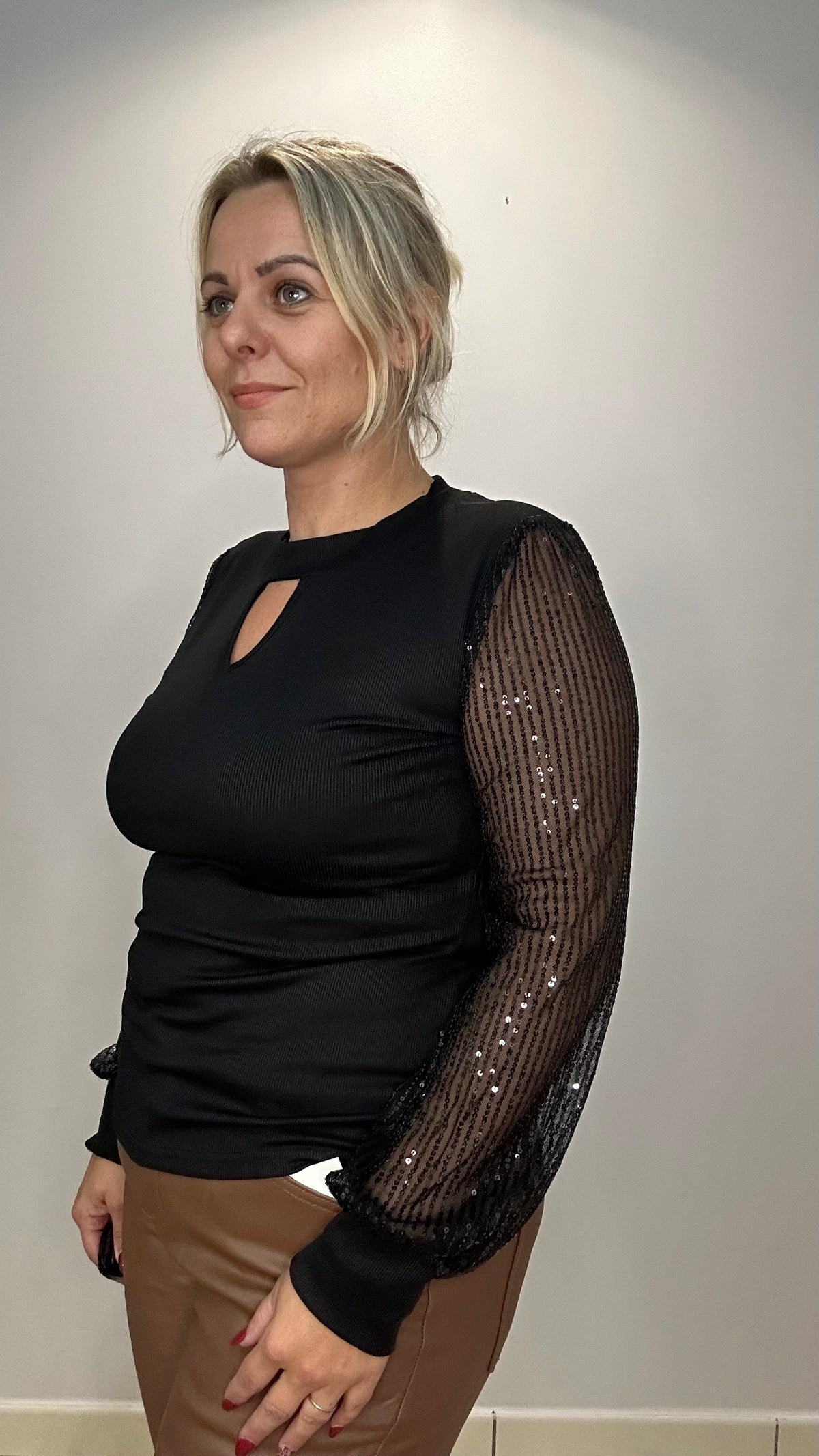 Top chic et glamour à manches sequins (38336)