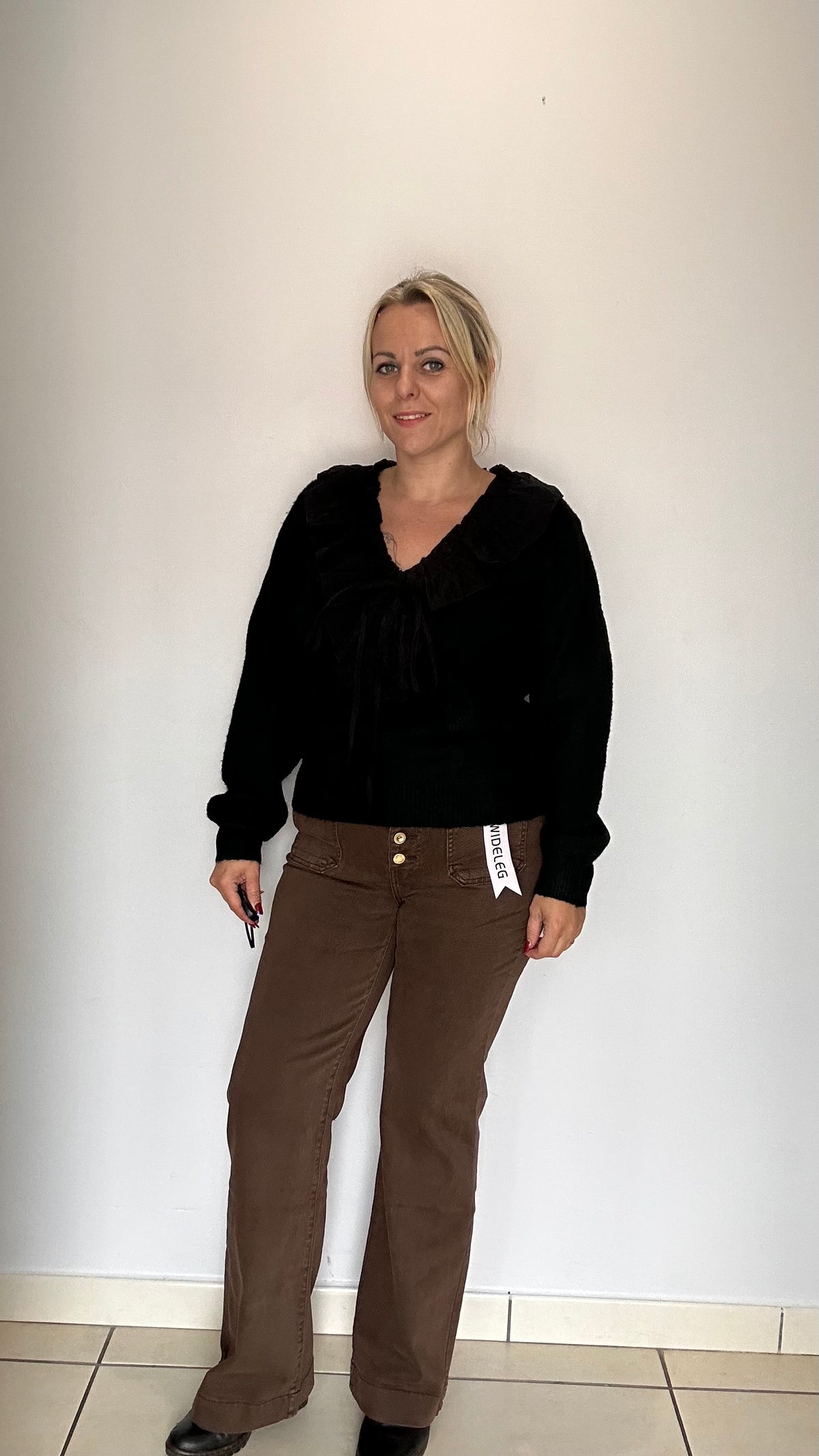 Pull noir col V tout doux 🖤