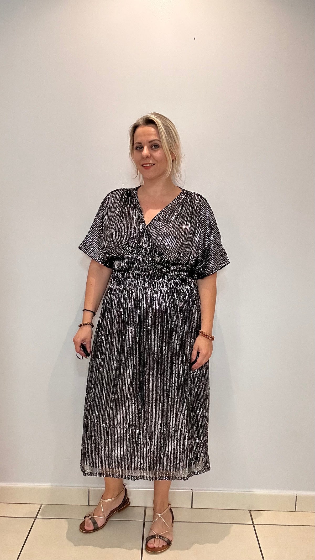 La robe magique mi longue à sequins