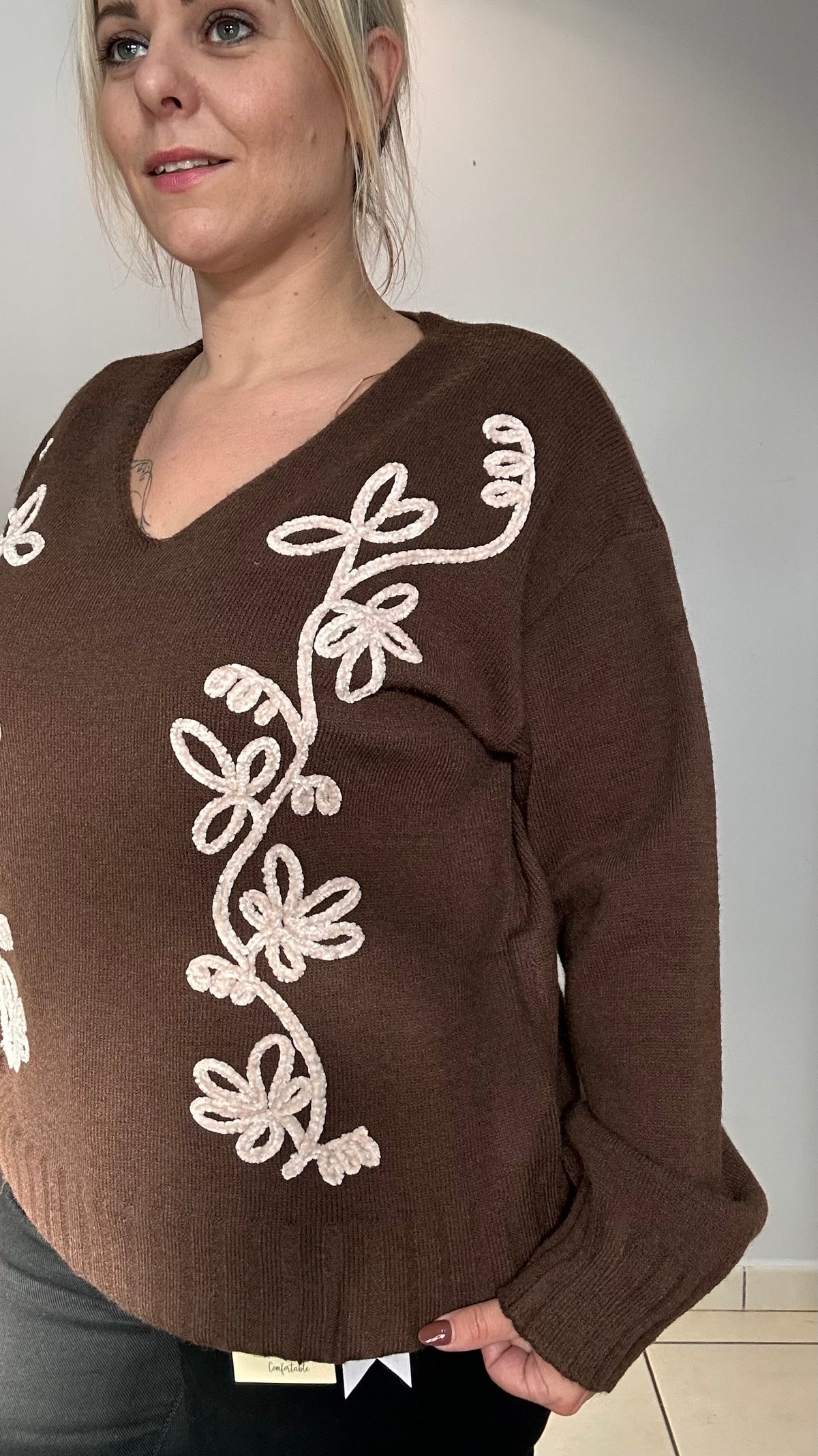 Pull brodé automne-hiver ✨