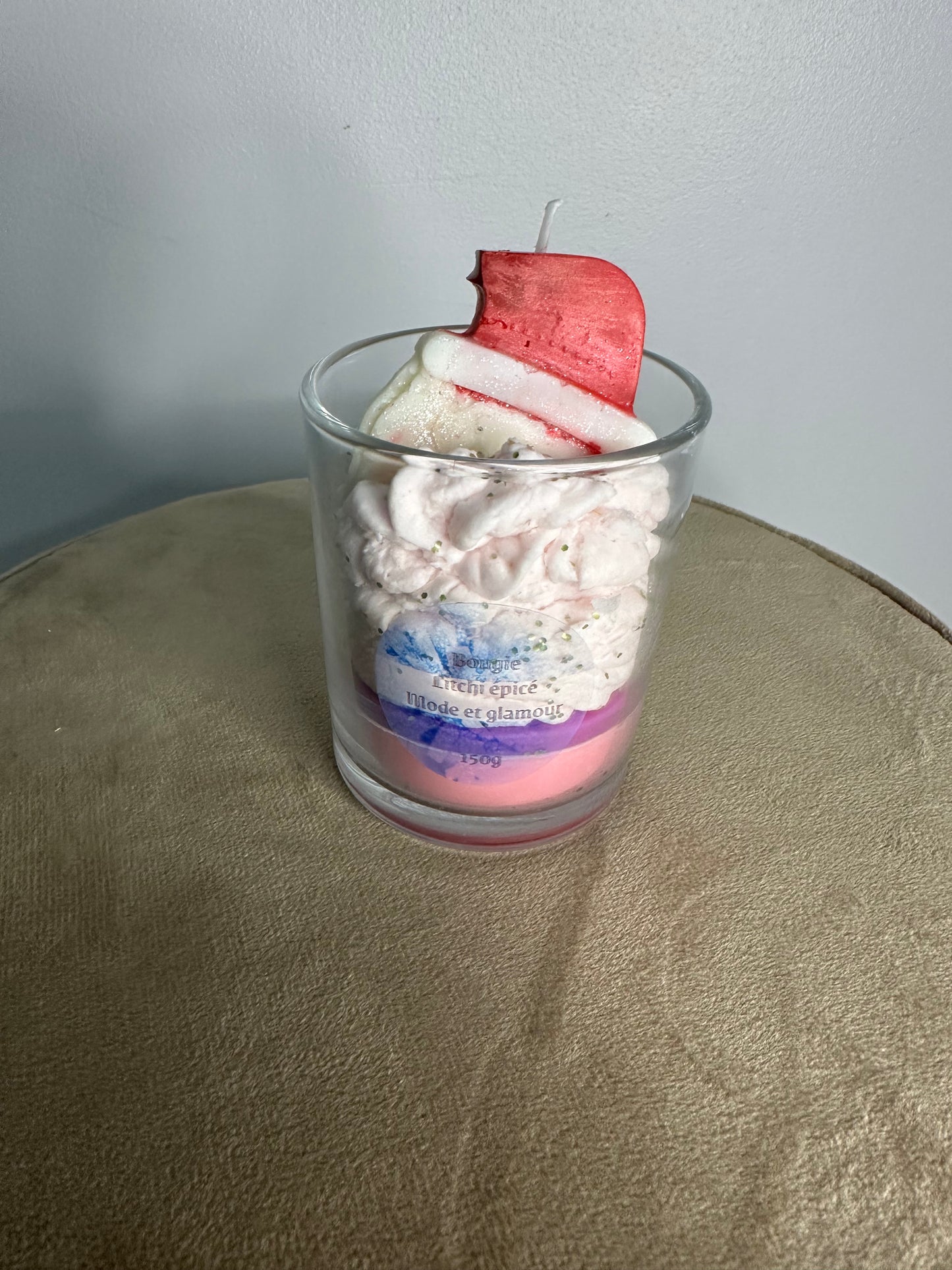 Bougie Père Noël parfum litchi épicé