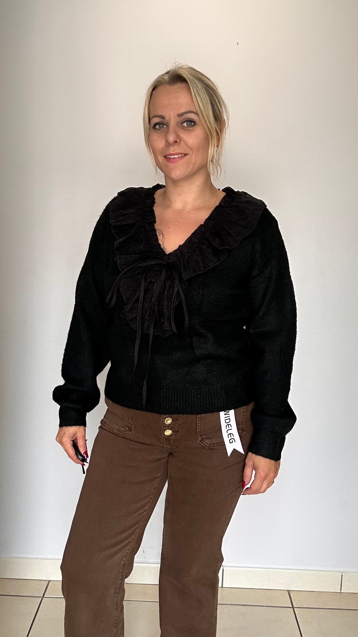 Pull noir col V tout doux 🖤
