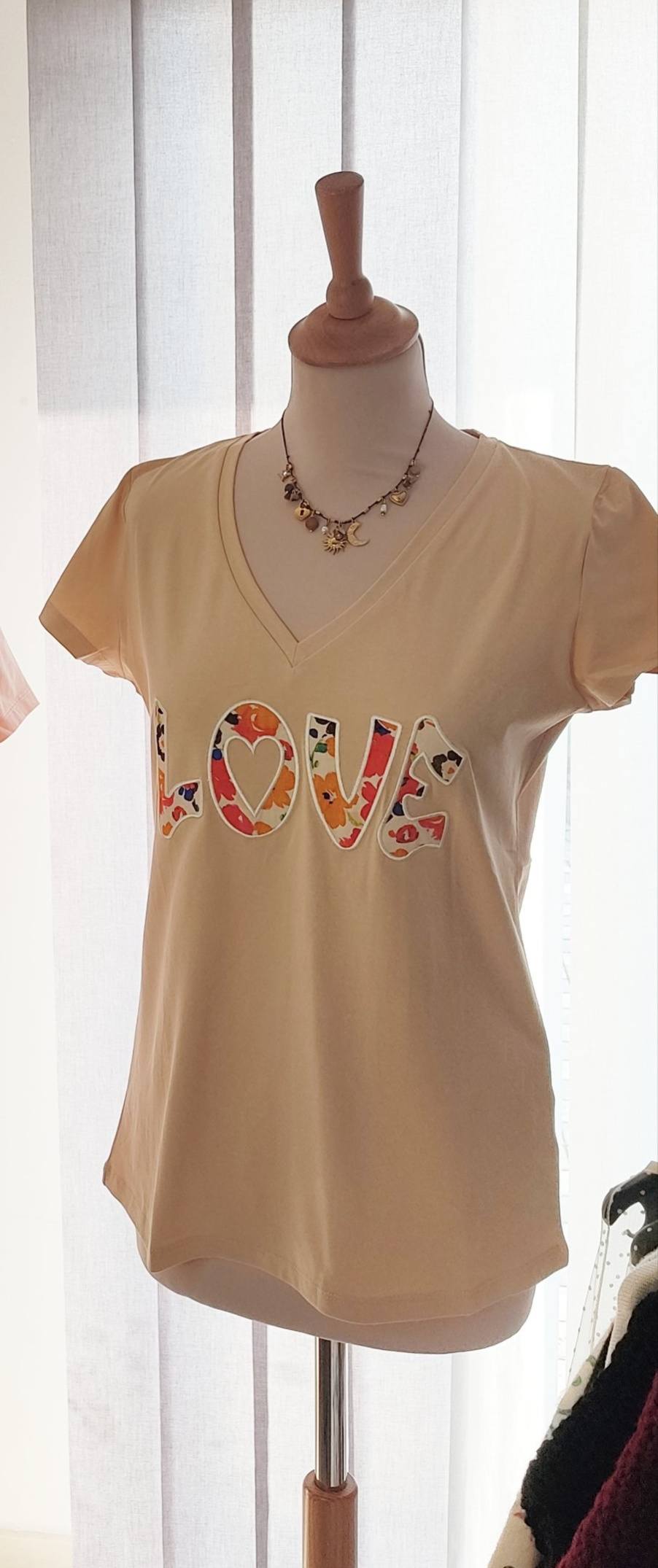 T-shirt LOVE brodé Camel