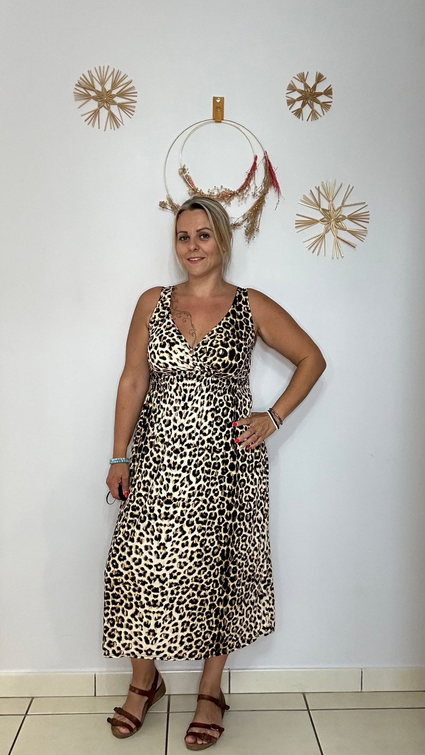 Robe Mi-longue Avec Coque (198-M) avec dorure