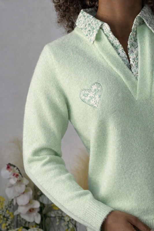 Pull col V avec col chemise fleuri – Vert pastel