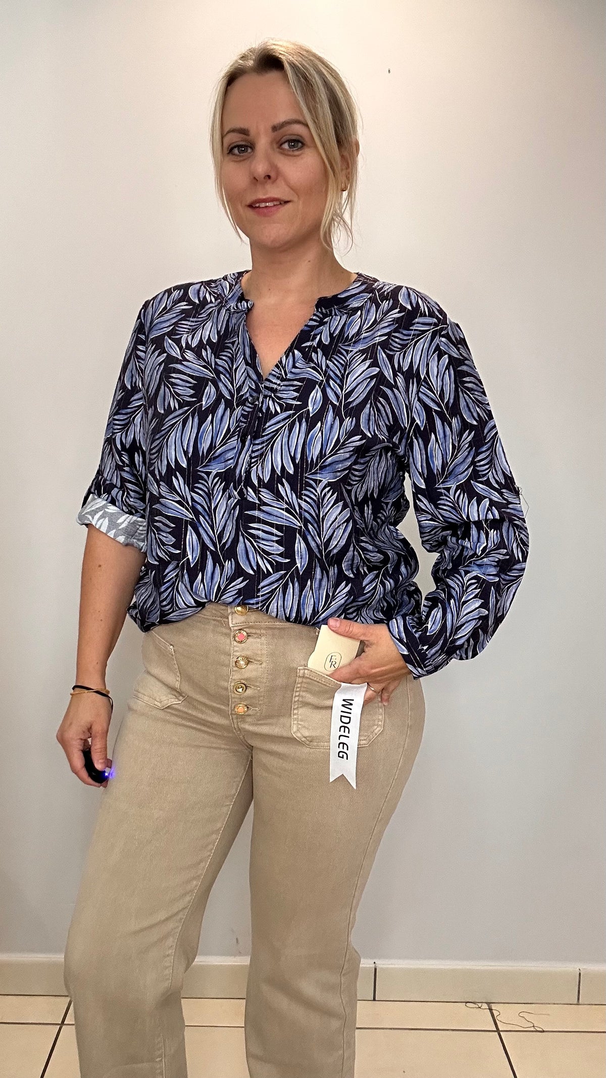 💙 Blouse bleue à fils lurex dorés