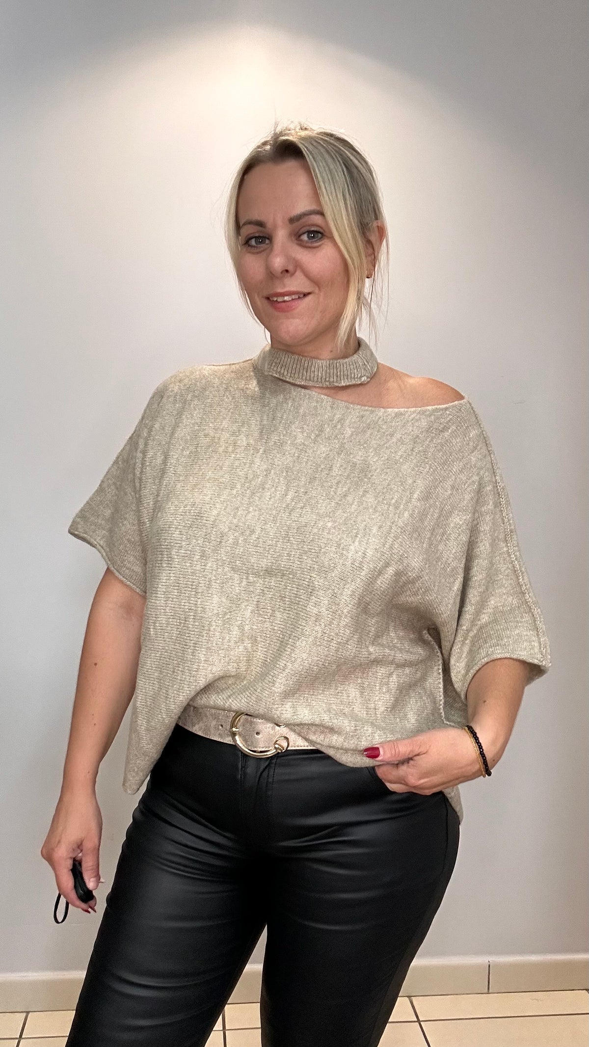 Petit pull ample et élégant