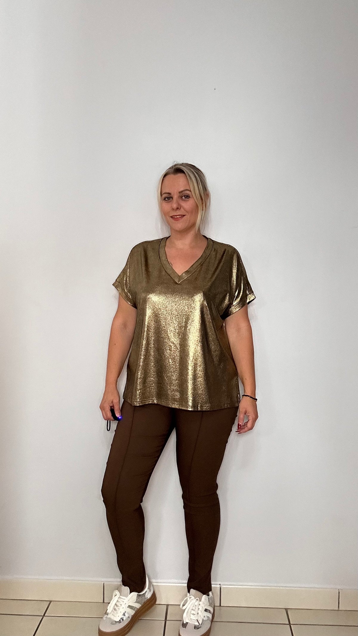 T-shirt col V brillant ✨