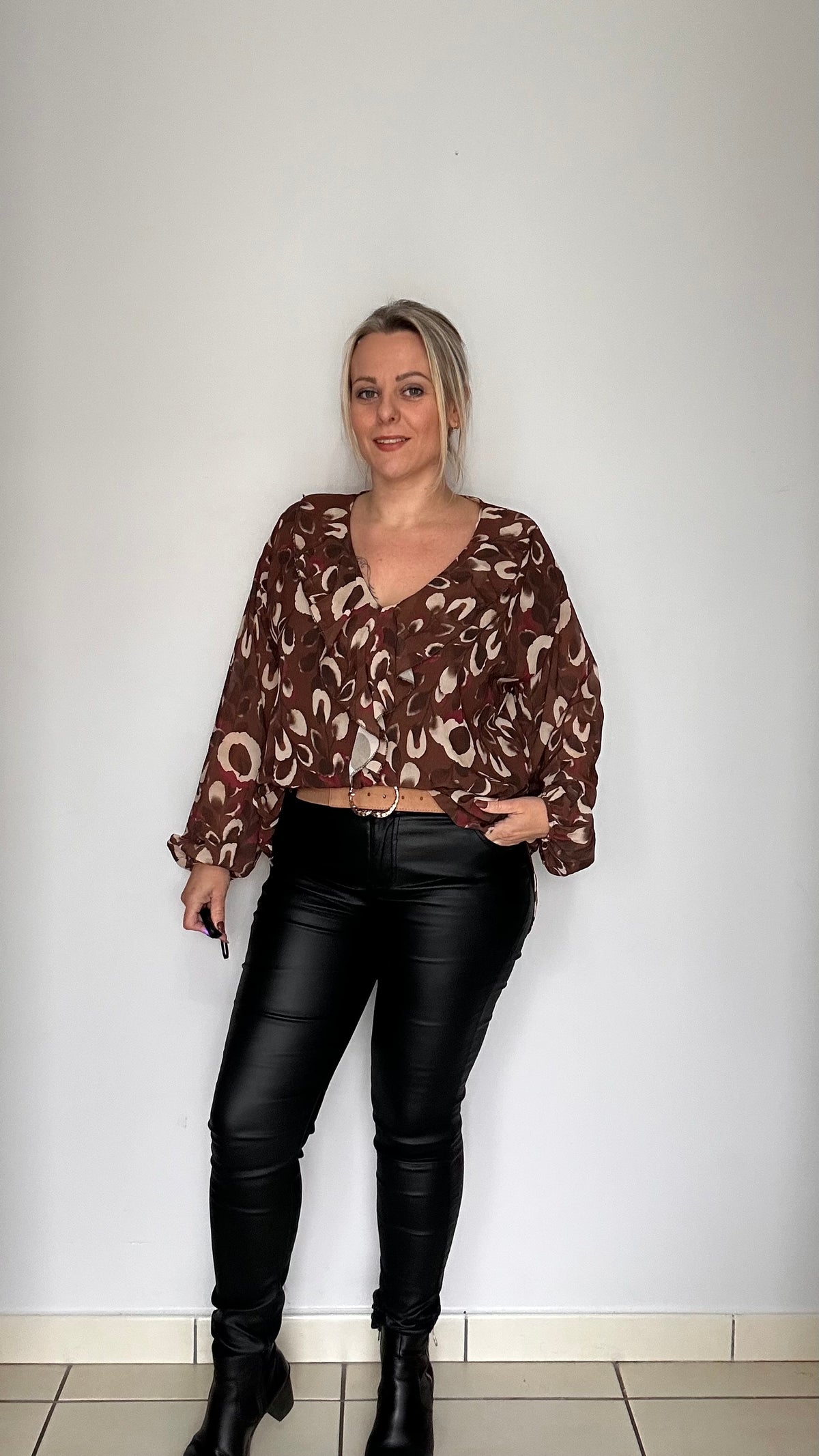 Blouse fluide imprimée col volanté