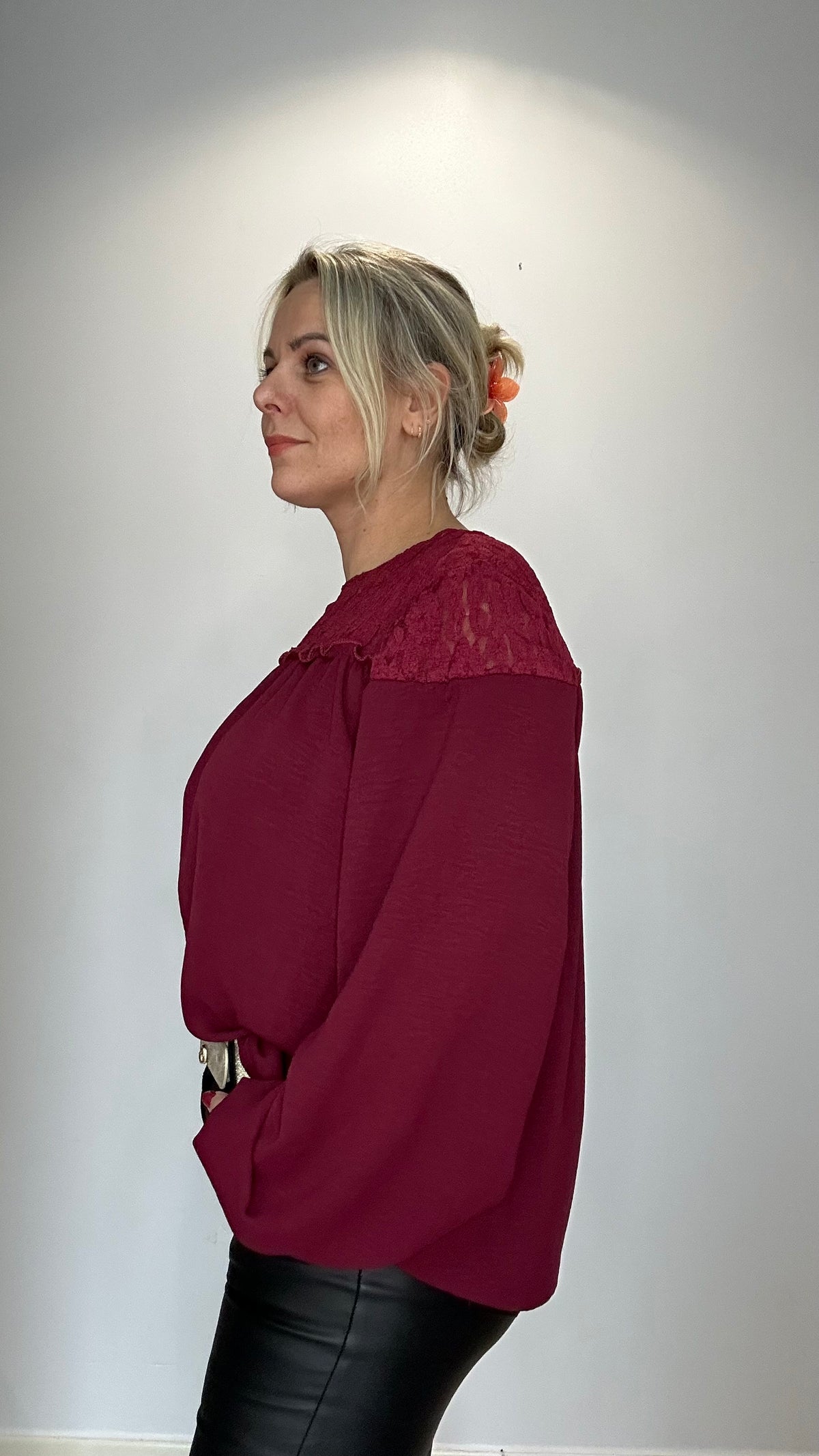 Nouvelle blouse dentelle bordeaux 🍷