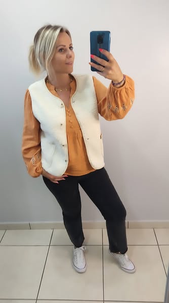 Gilet sans manches effet bouclettes