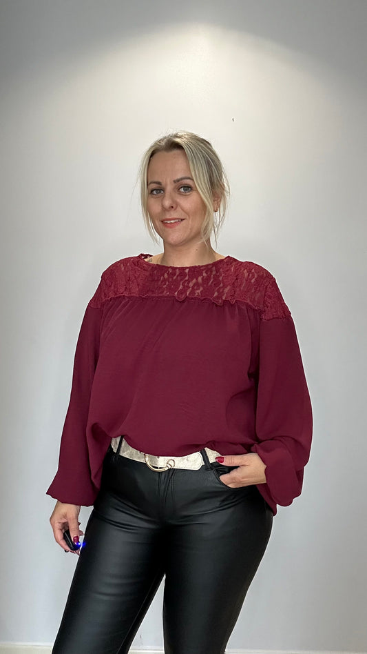 Nouvelle blouse dentelle bordeaux 🍷