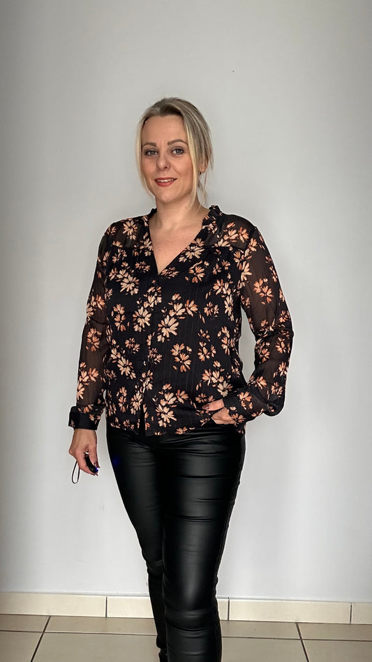 Nouvelle chemise noire fleurie 🌸🖤