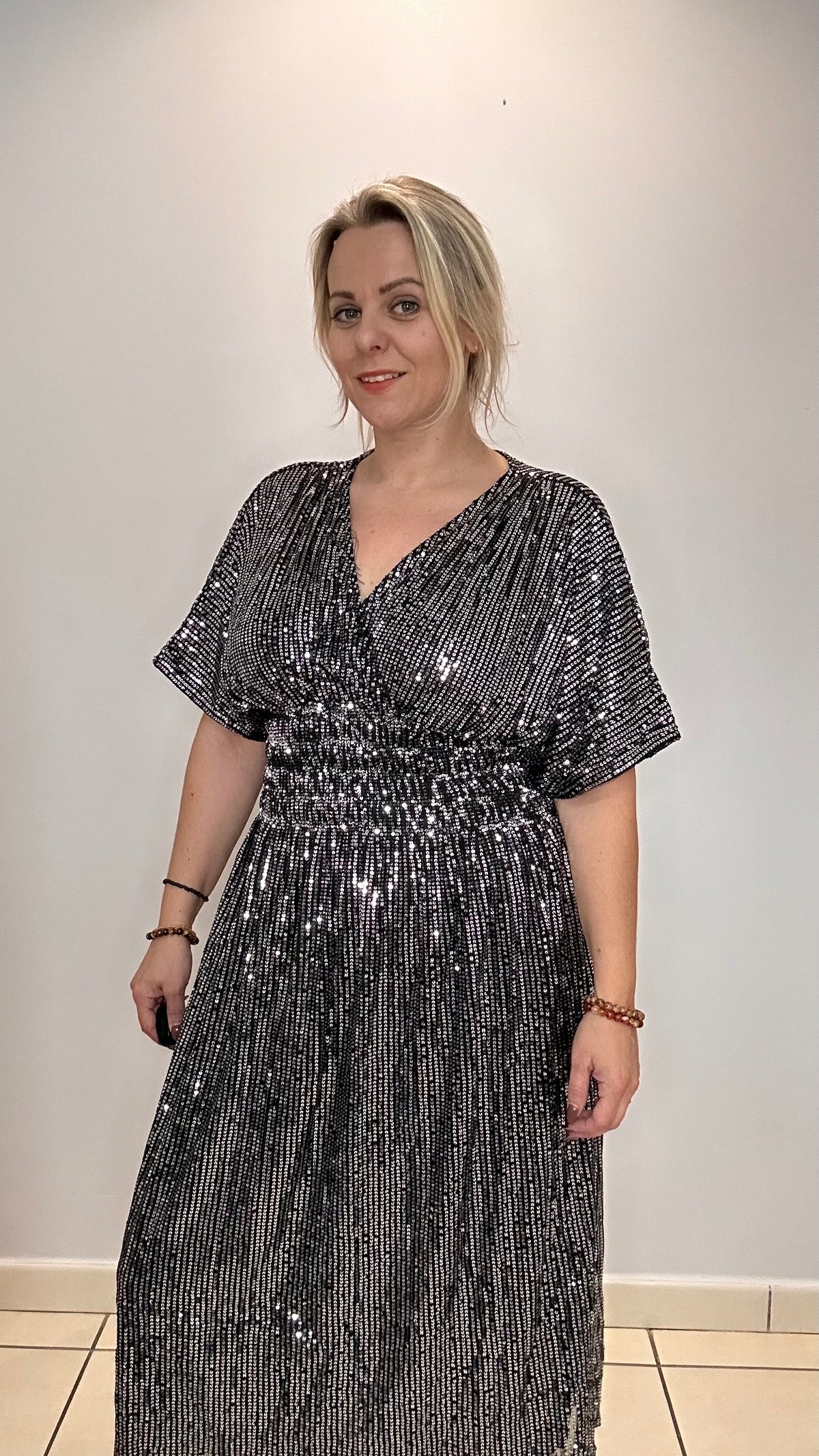 La robe magique mi longue à sequins