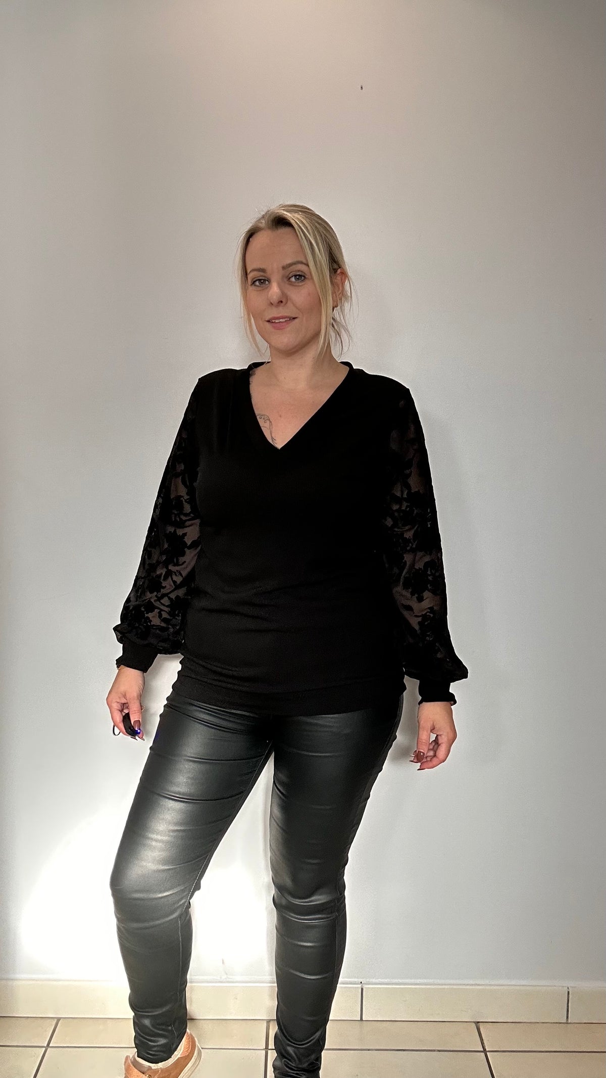 Petit haut effet velours & manches transparentes🤎