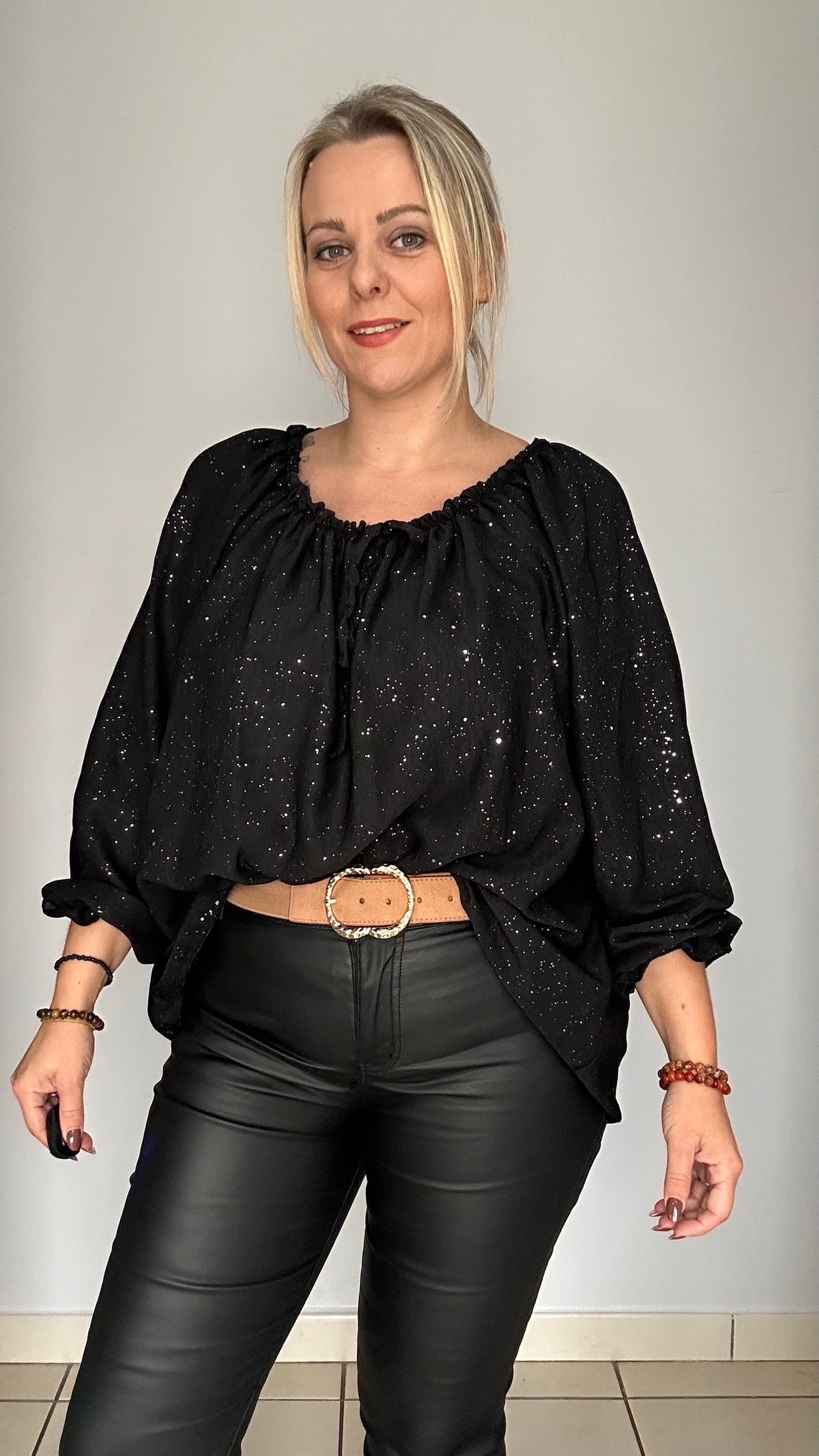 Blouse à paillettes avec nœud décoratif ✨