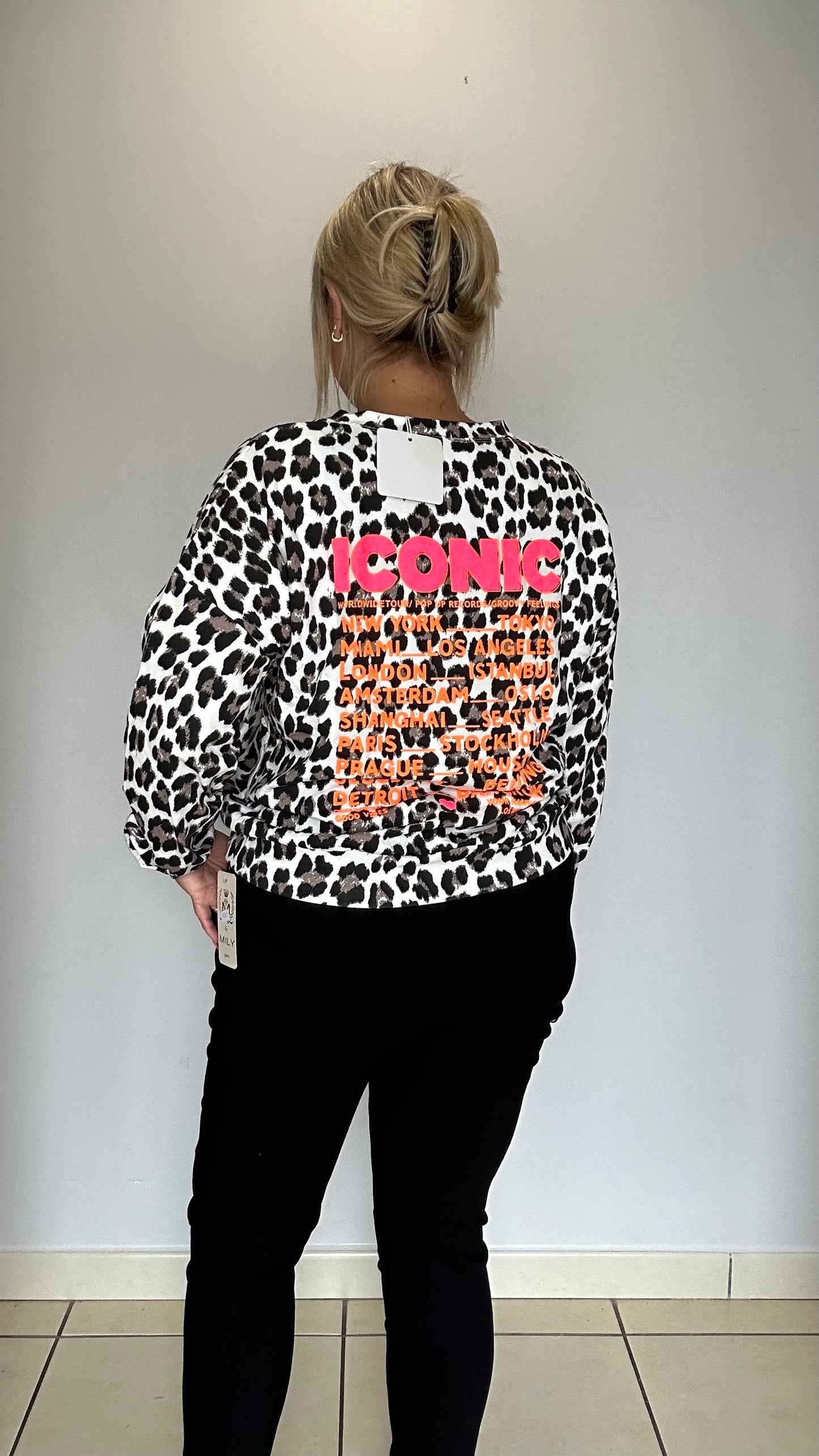 Pull léopard iconique
