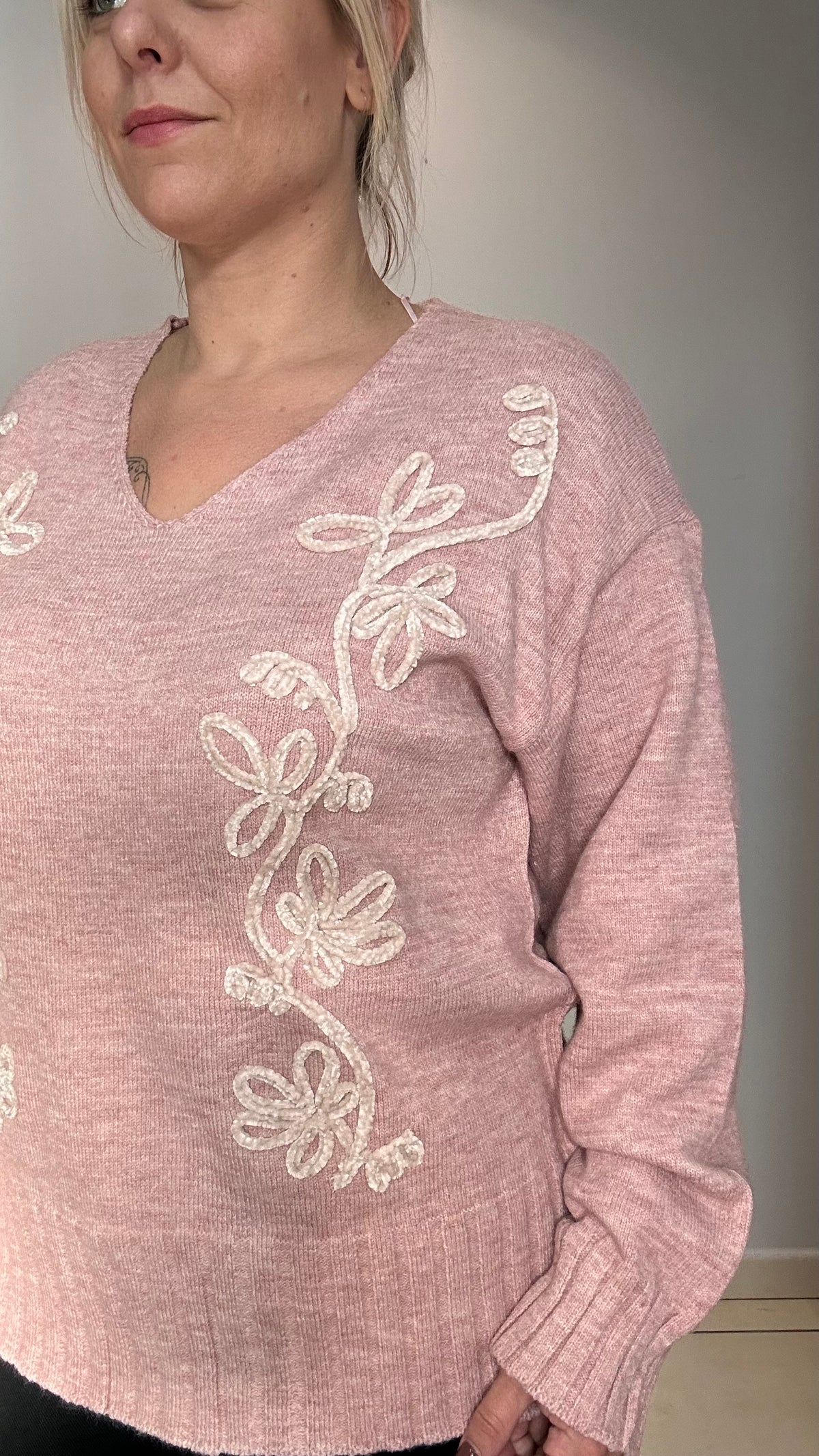 Pull brodé automne-hiver ✨