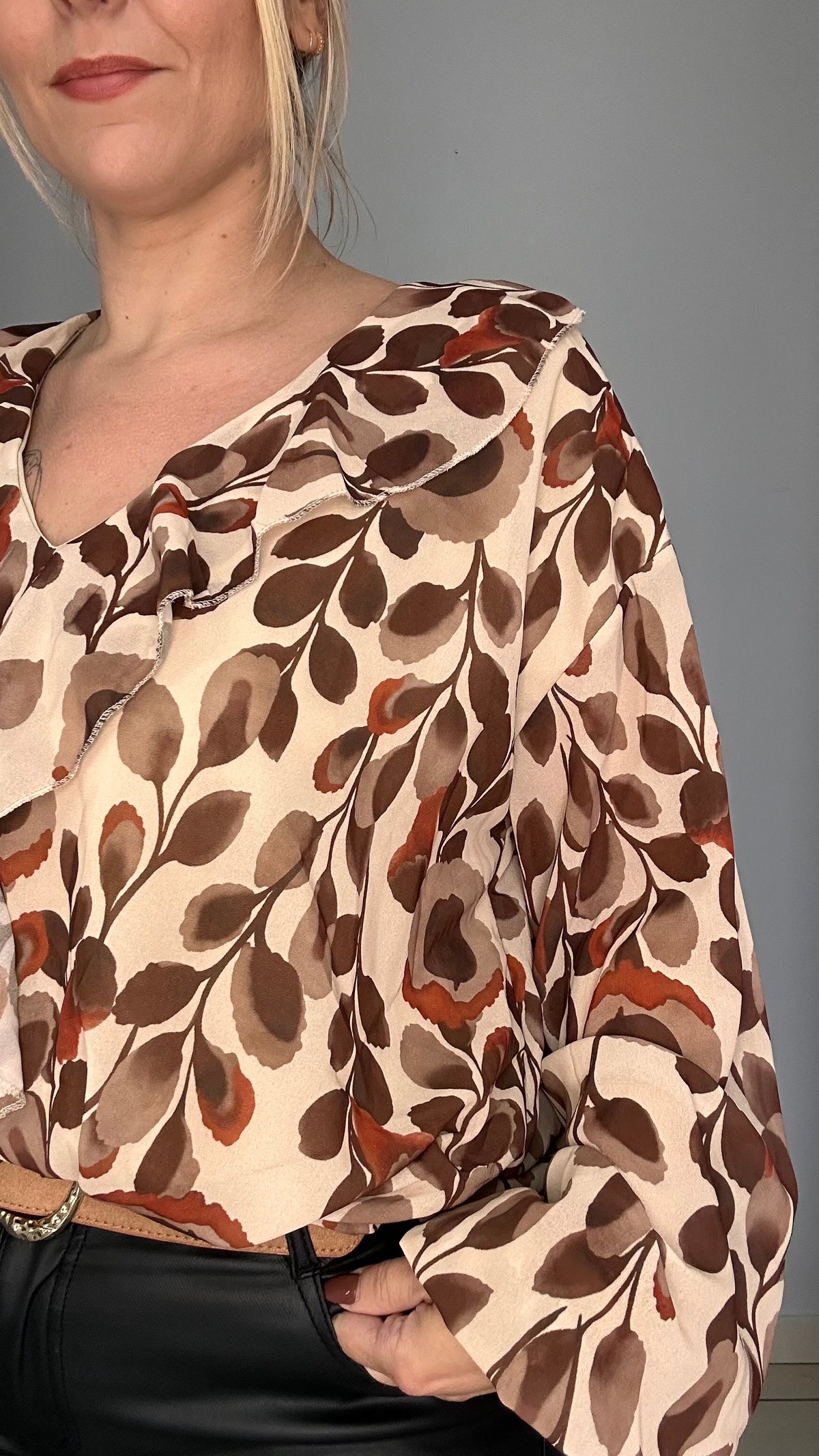 Blouse fluide imprimée col volanté