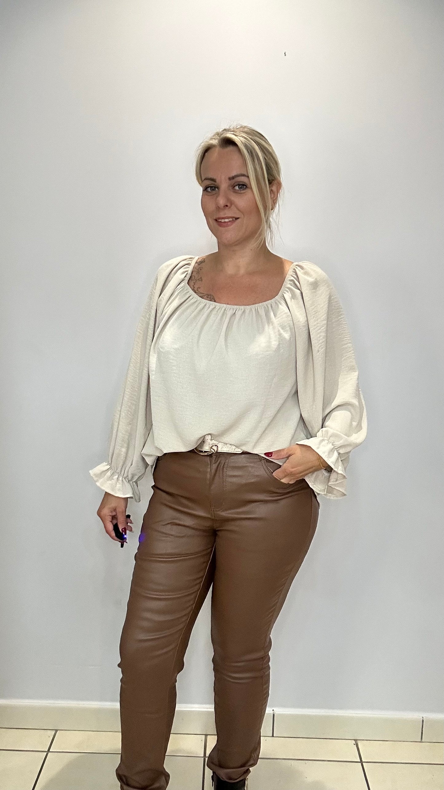 Joli haut tendance