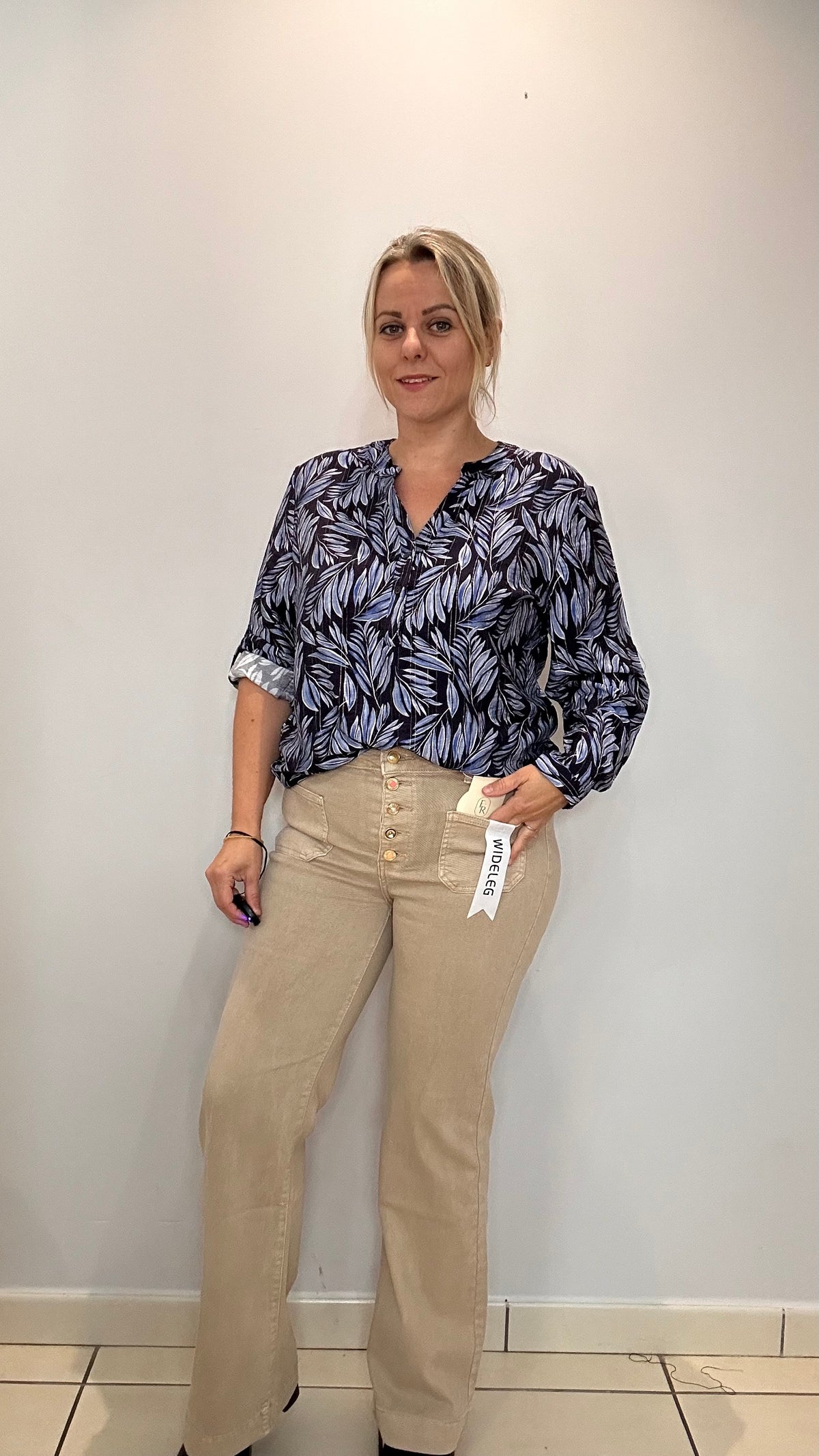 💙 Blouse bleue à fils lurex dorés