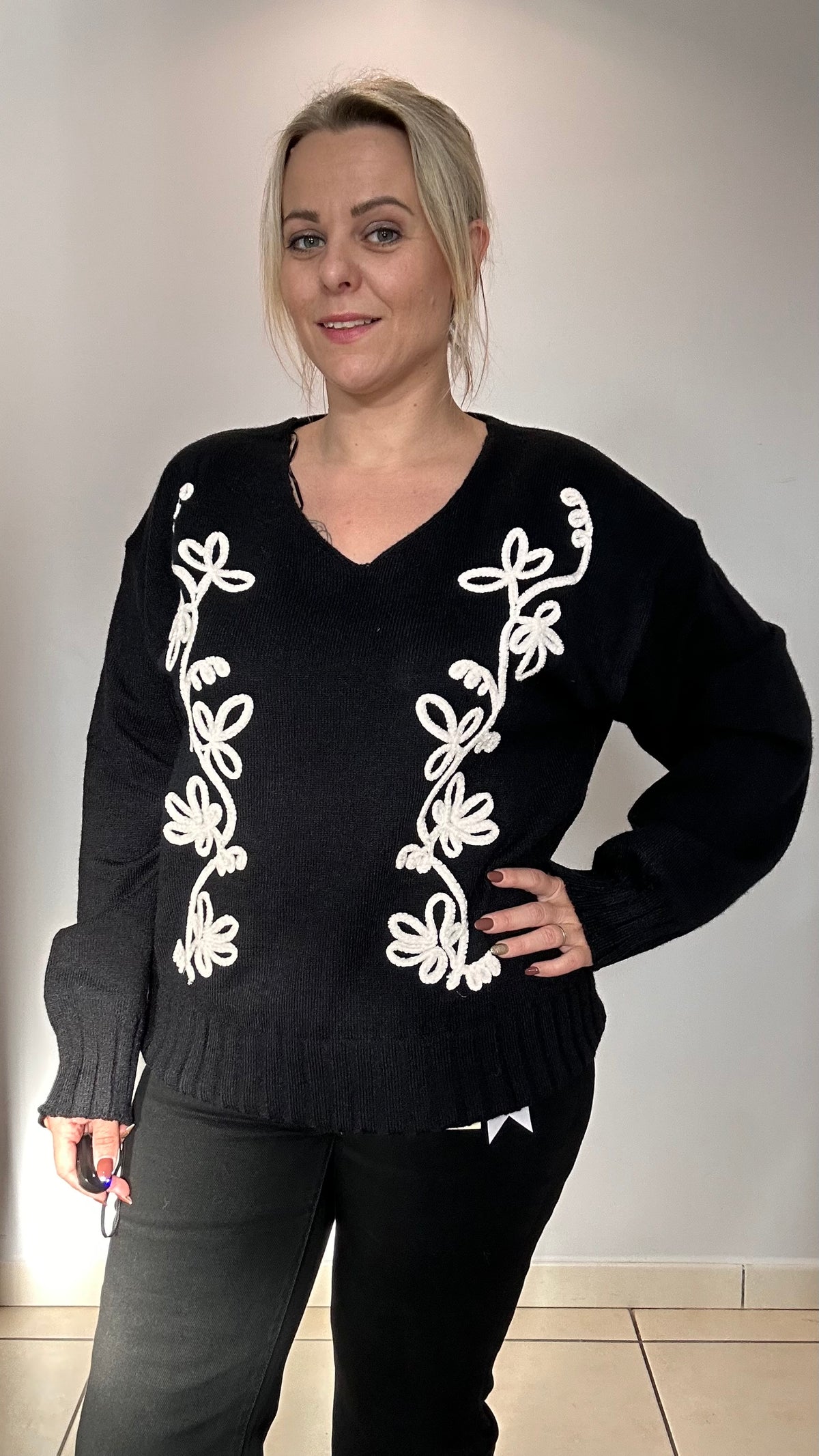 Pull brodé automne-hiver ✨
