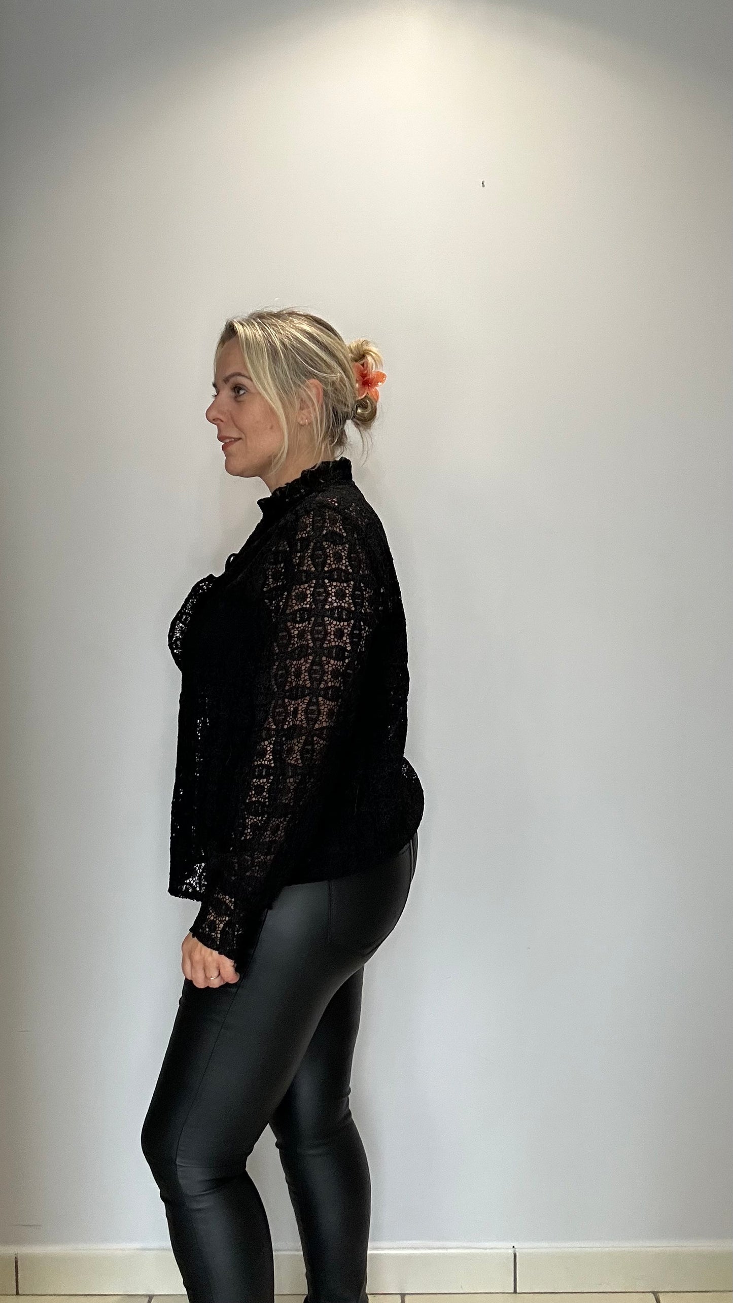 Chemise élégante en dentelle