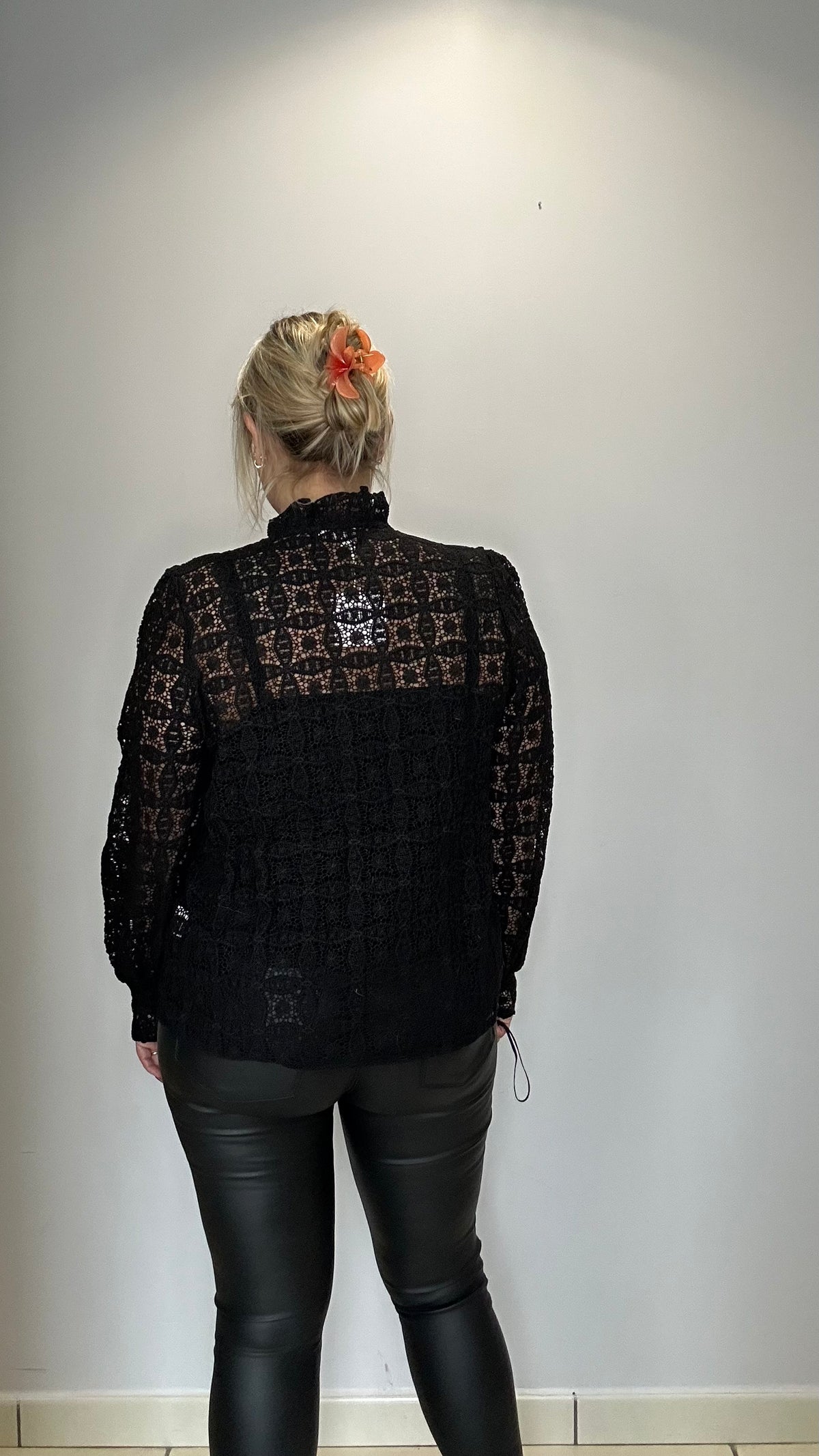Chemise élégante en dentelle