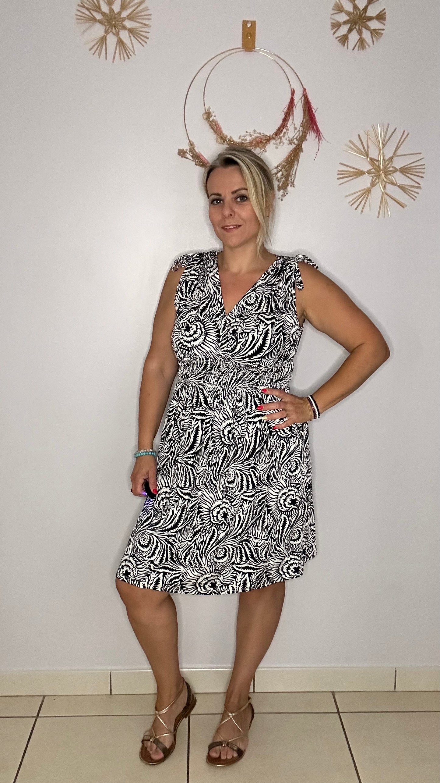 Robe magique courte ( 025-77)
