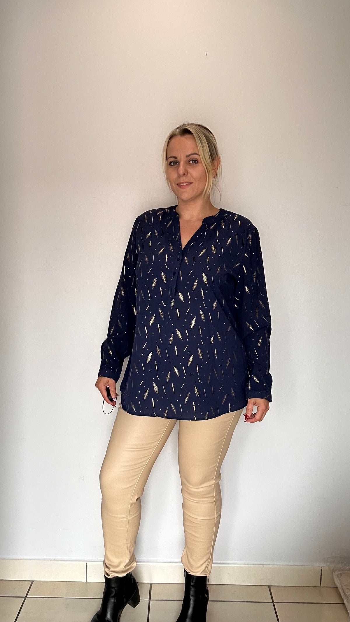Blouse marine imprimée dorée ✨