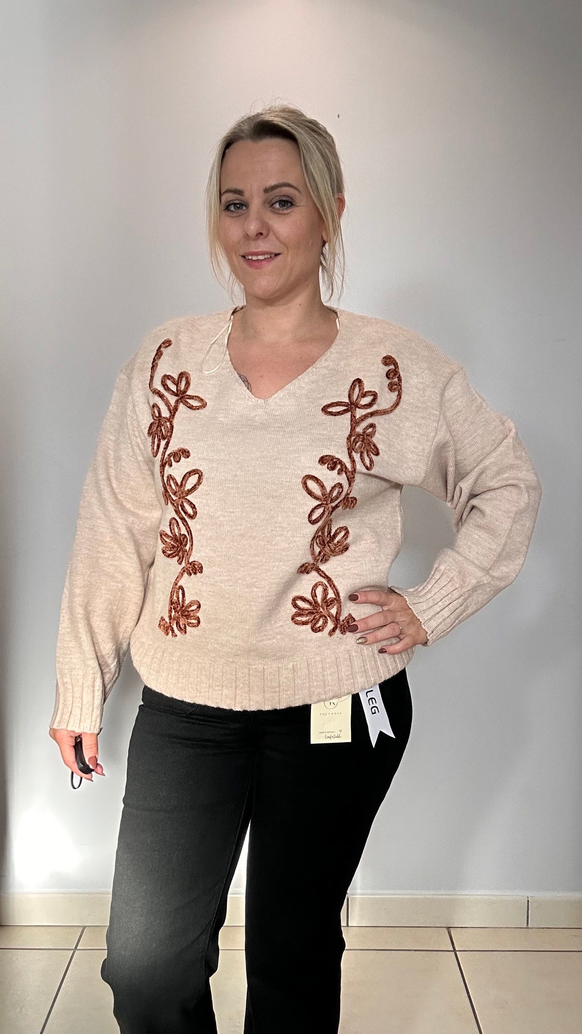 Pull brodé automne-hiver ✨