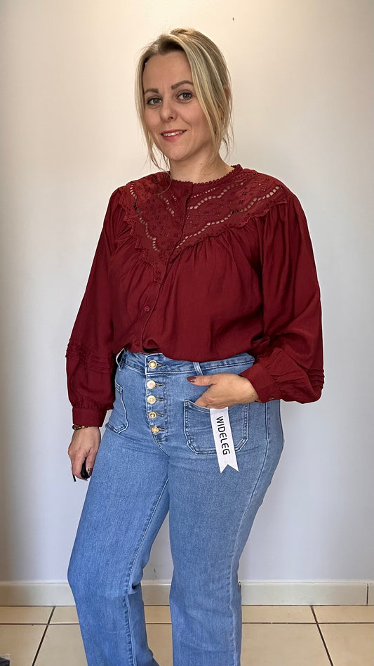 Blouse bordeaux avec détail au col ❤️