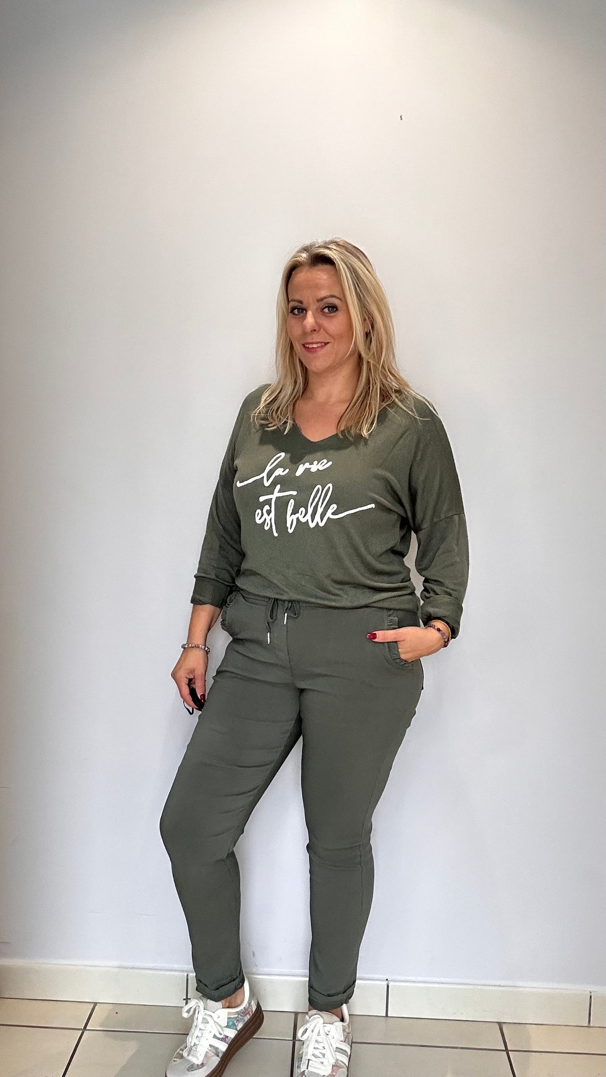 Pull fin imprimé « La vie est belle » 🩵