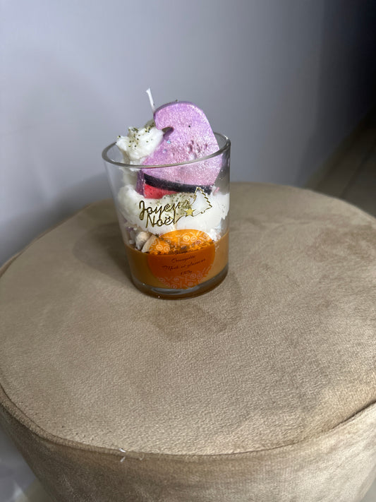 Bougie chapeau du père Noël parfum orangette