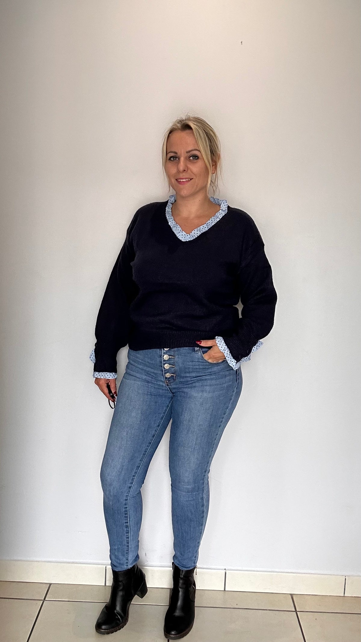 Pull bleu marine à col volant 💙