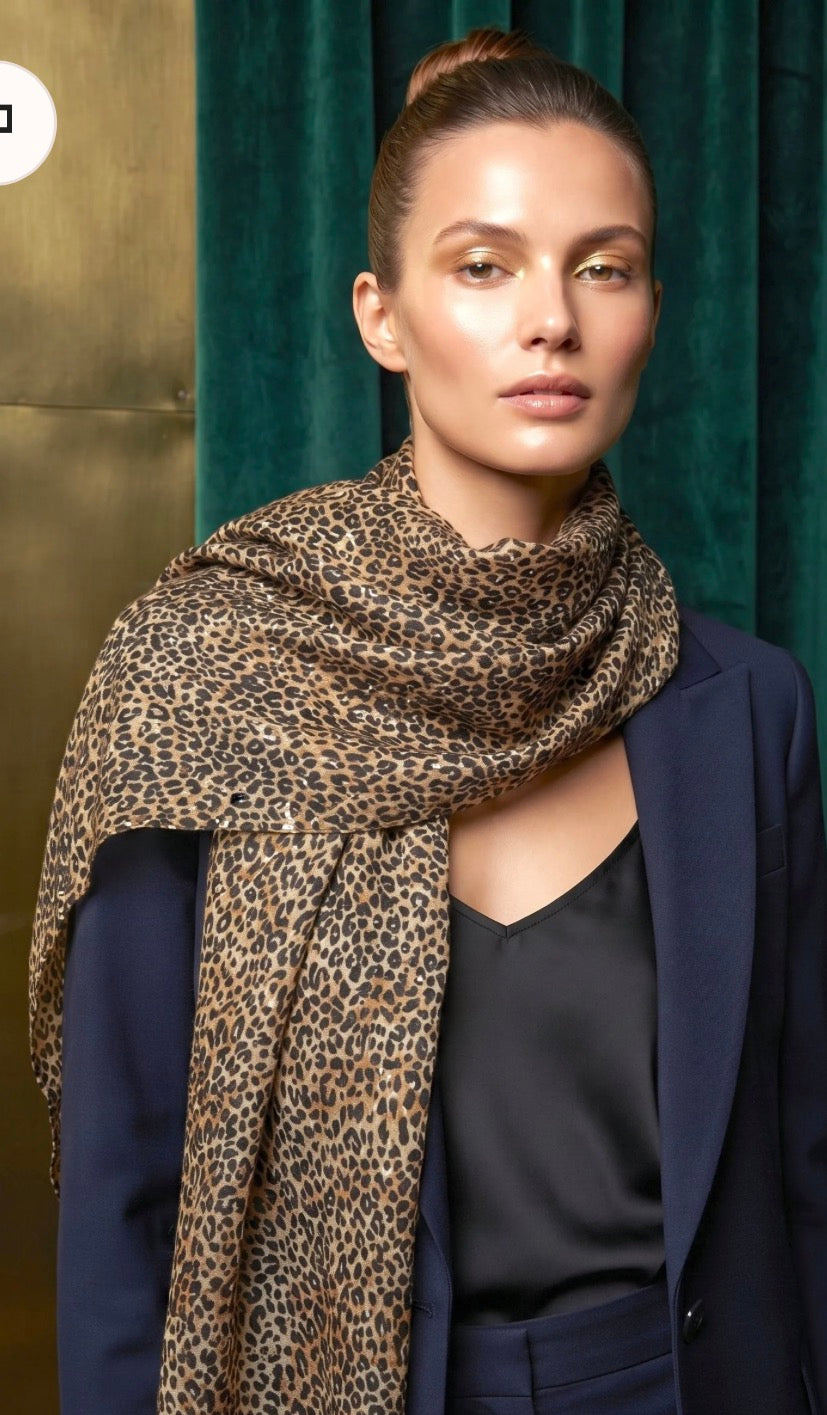 Foulard léopard avec touches dorées 🐆