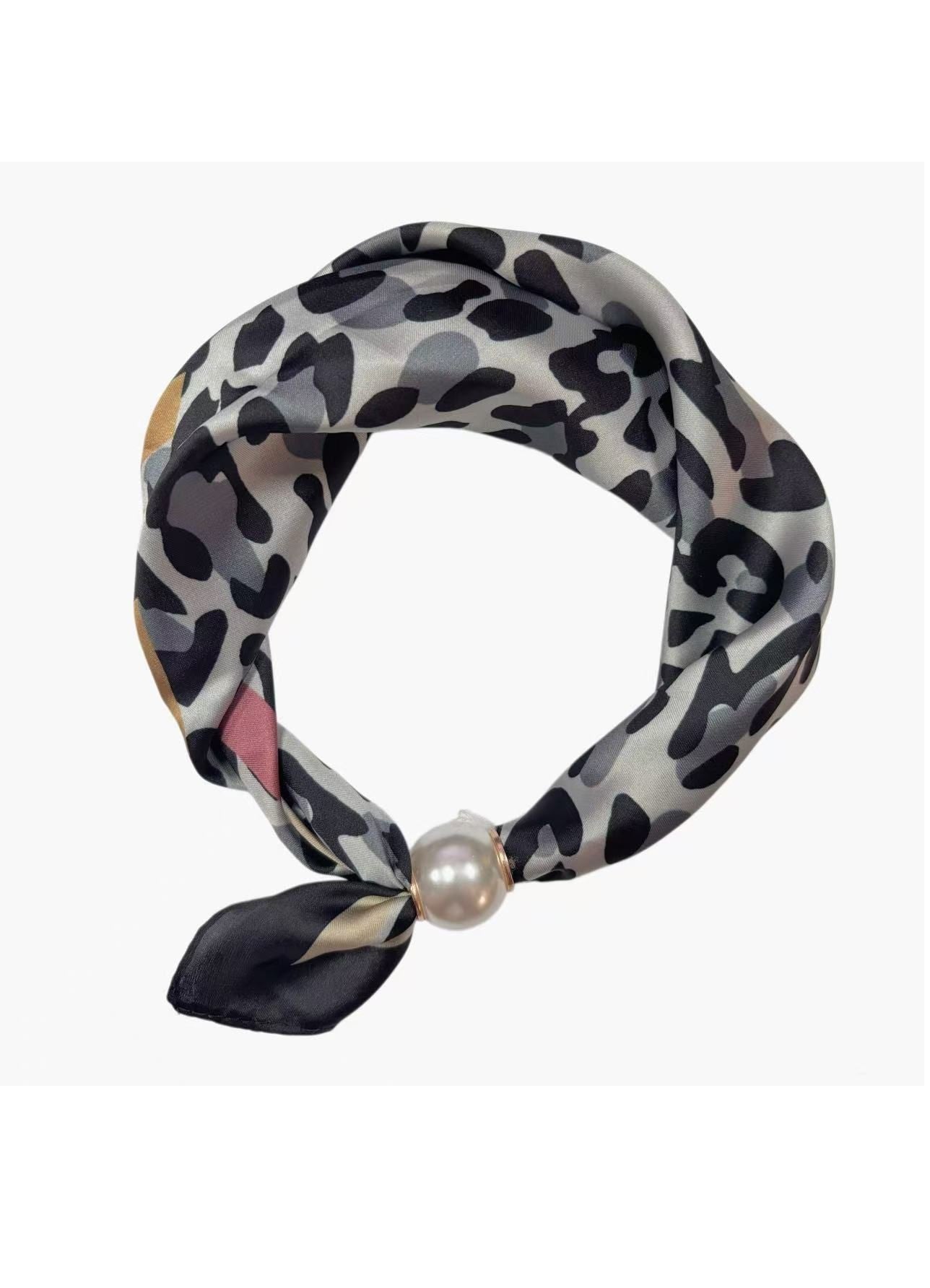 Foulard avec attache magnétique ✨