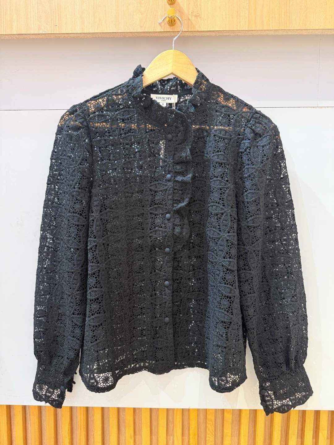 Chemise élégante en dentelle
