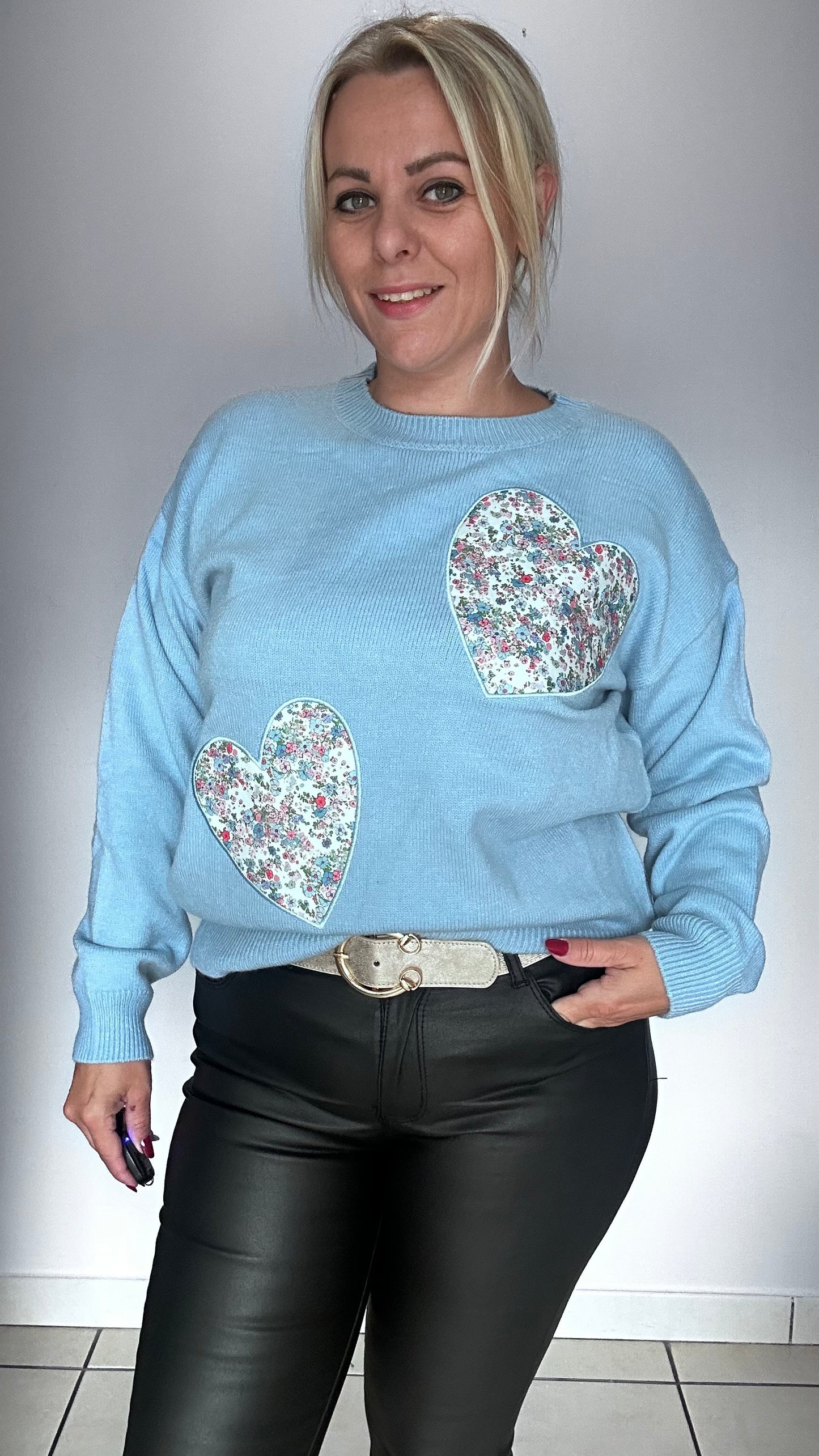 Pull coeur fleuri