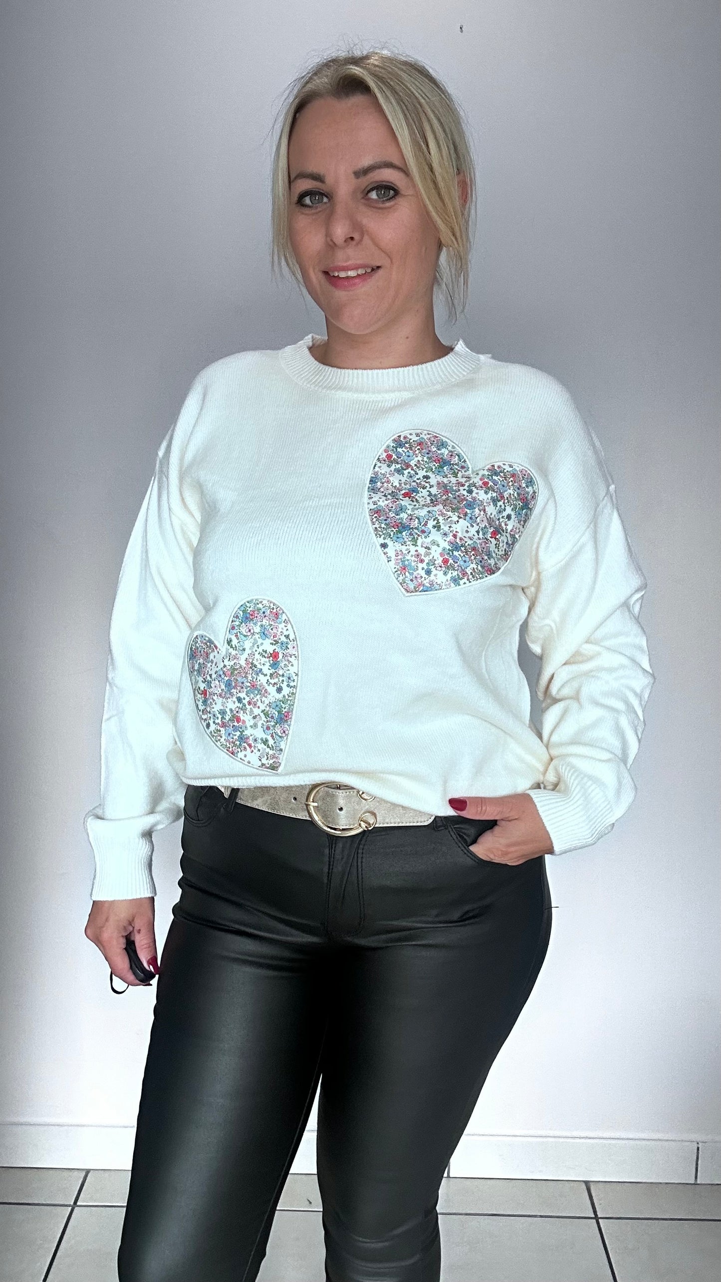 Pull coeur fleuri