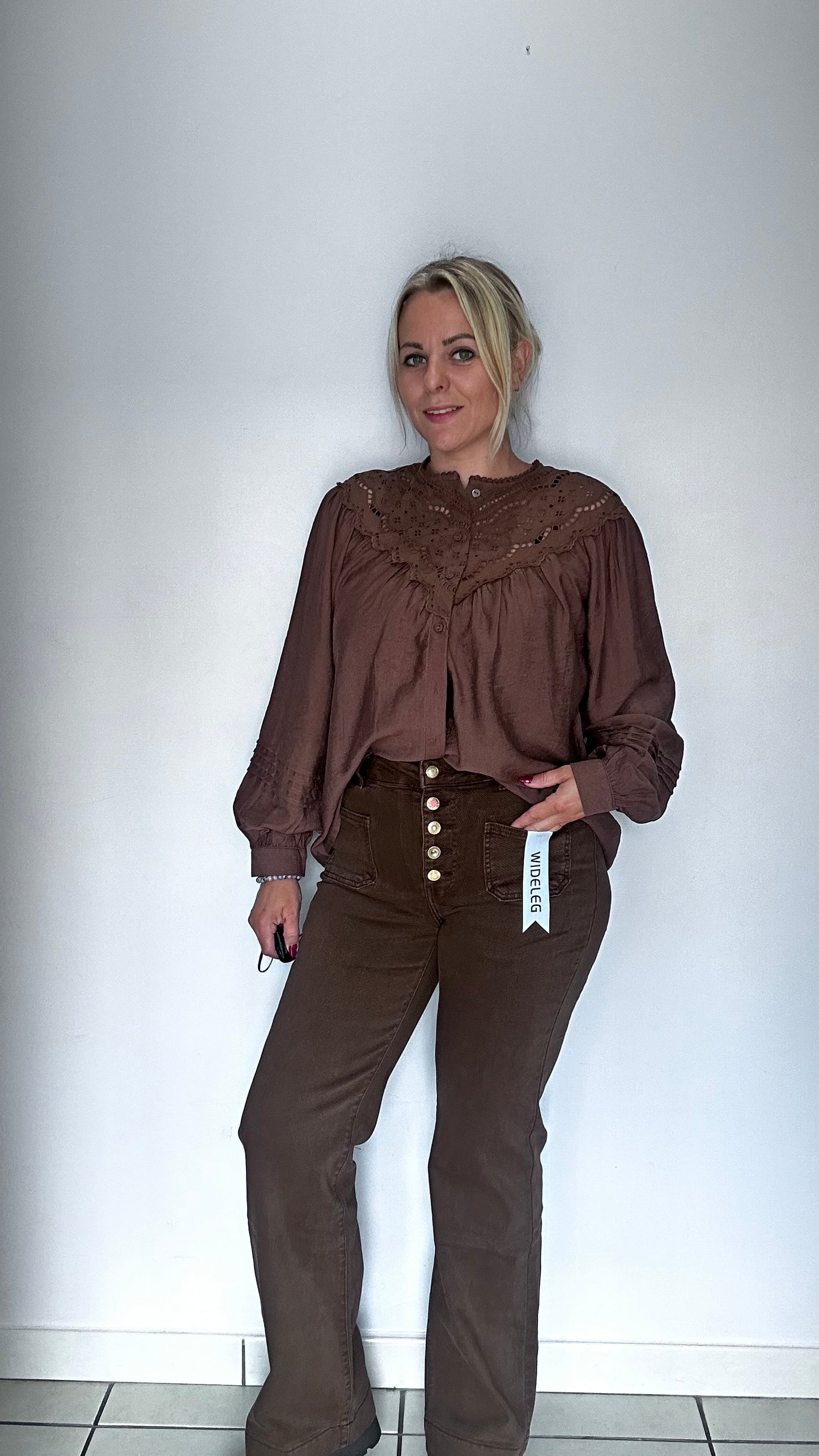 Blouse chocolat avec détail au col 🤎