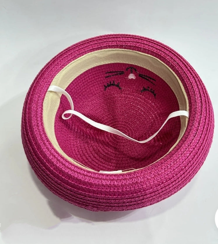 Chapeau fille décor tête de chat.