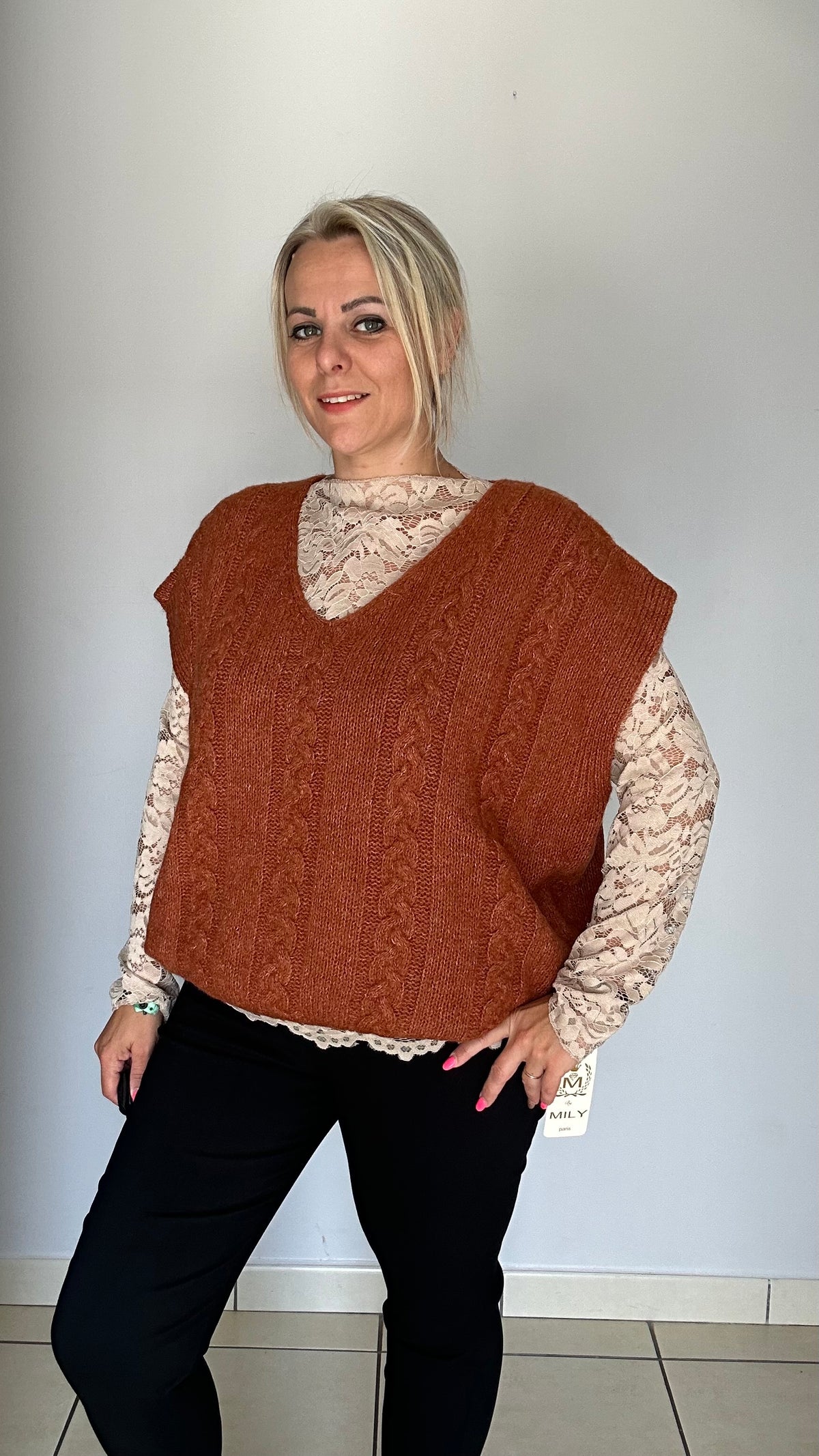 Pull sans manches en maille torsadée 🤍