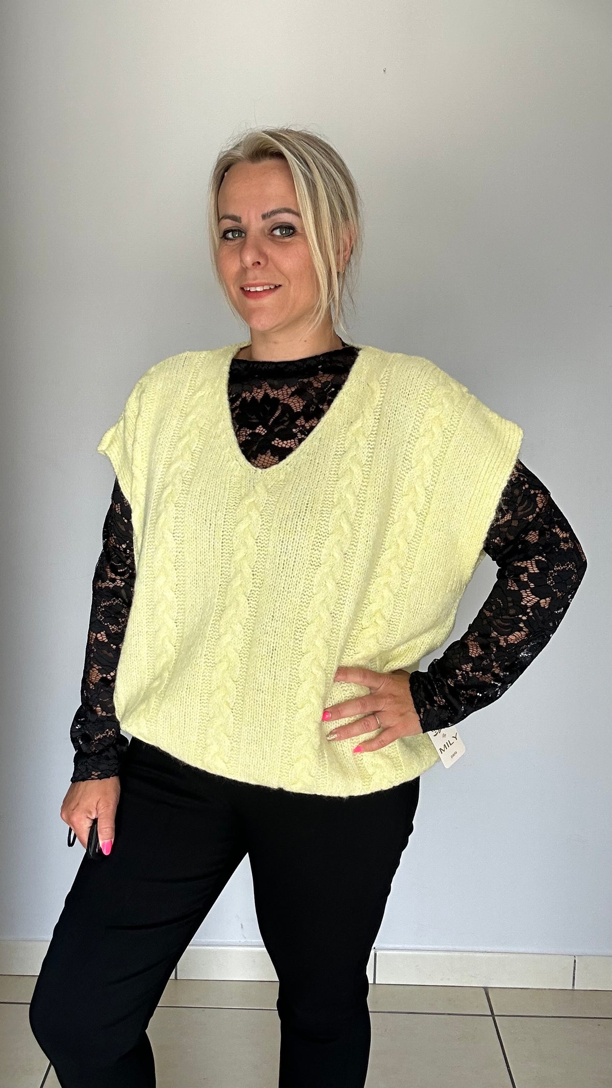 Pull sans manches en maille torsadée 🤍