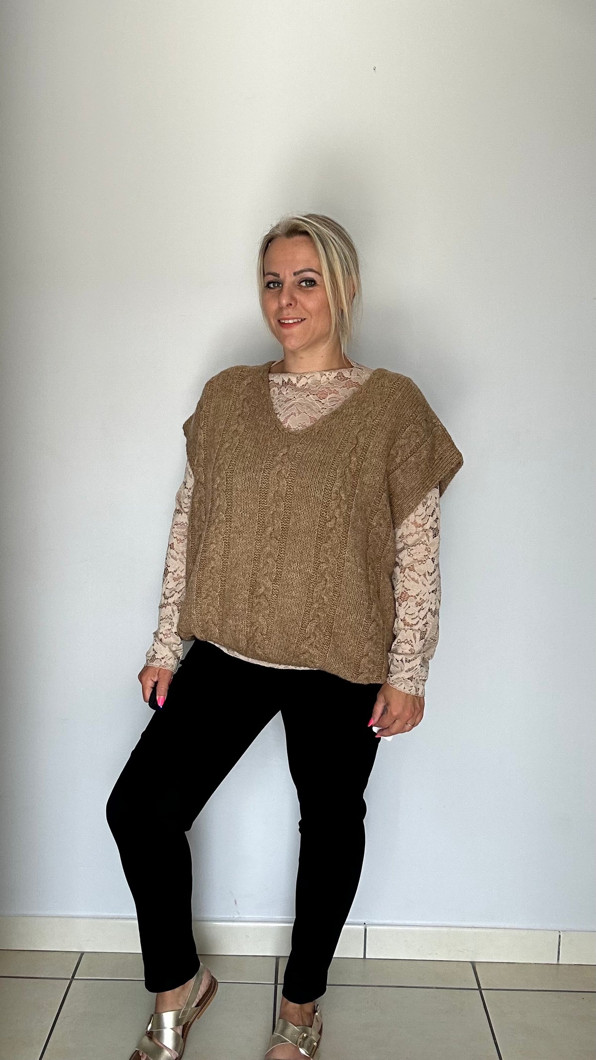 Pull sans manches en maille torsadée 🤍