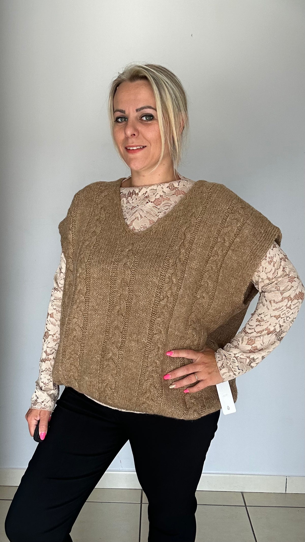 Pull sans manches en maille torsadée 🤍